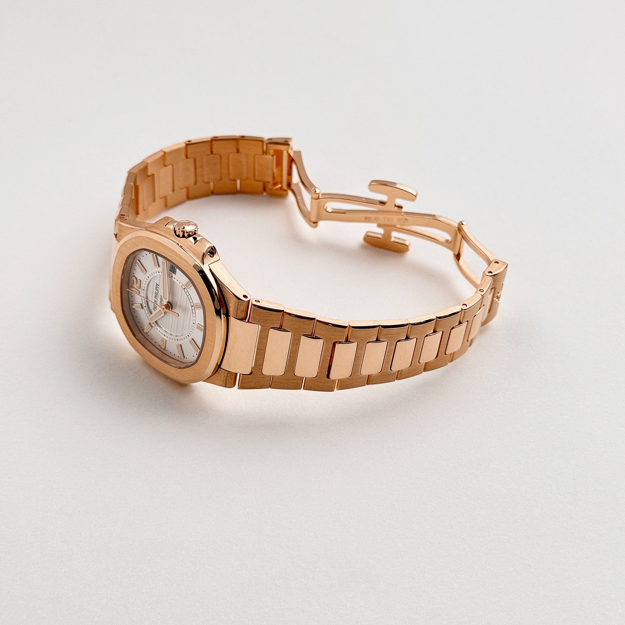 Patek Philippe Nautilus 7011/1R-001 'Ladies' Rose Gold Silver Dial (2016)
