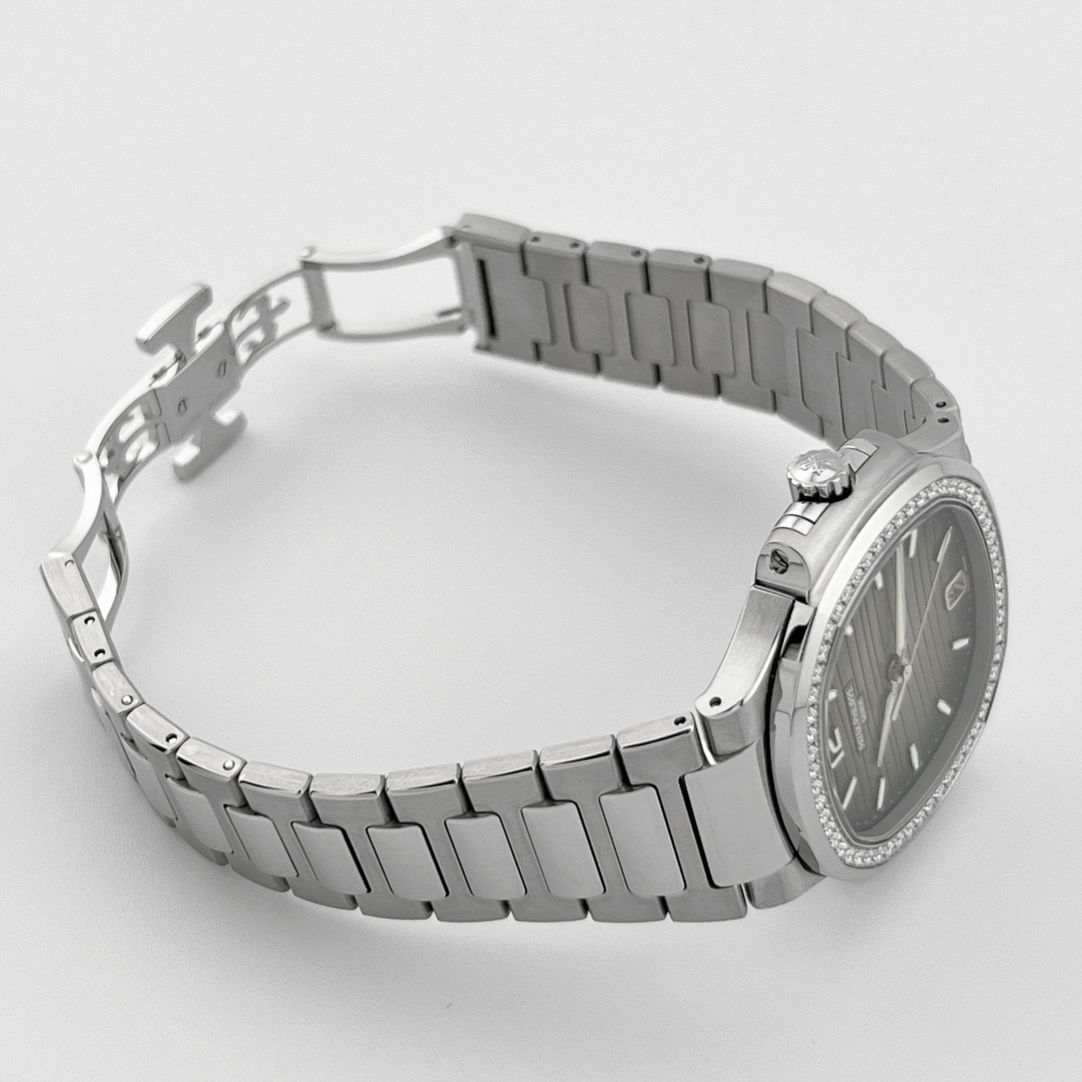 Patek Philippe Nautilus 7118/1200A-011 'Ladies' Stainless Steel Grey Dial Diamond Bezel