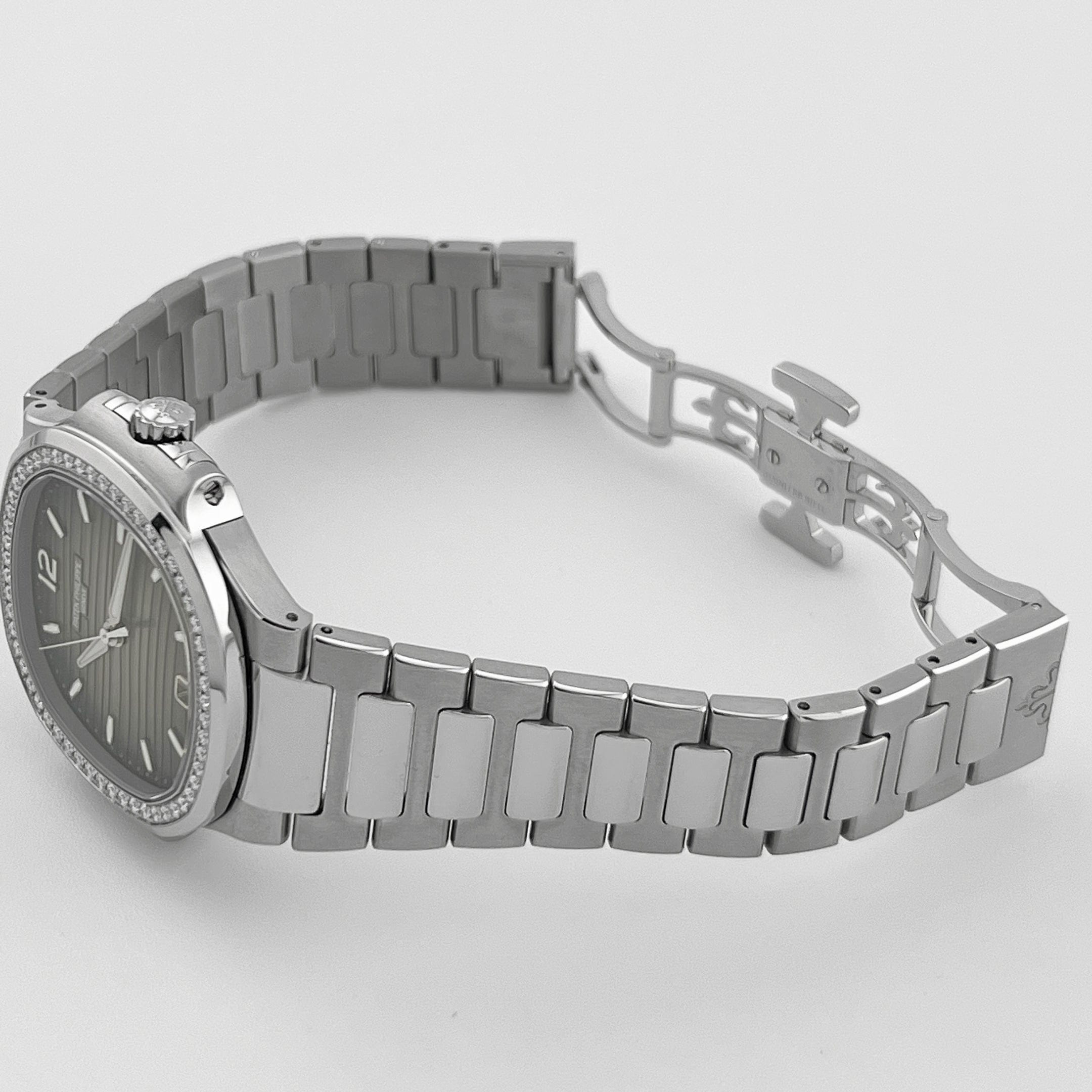 Patek Philippe Nautilus 7118/1200A-011 'Ladies' Stainless Steel Grey Dial Diamond Bezel