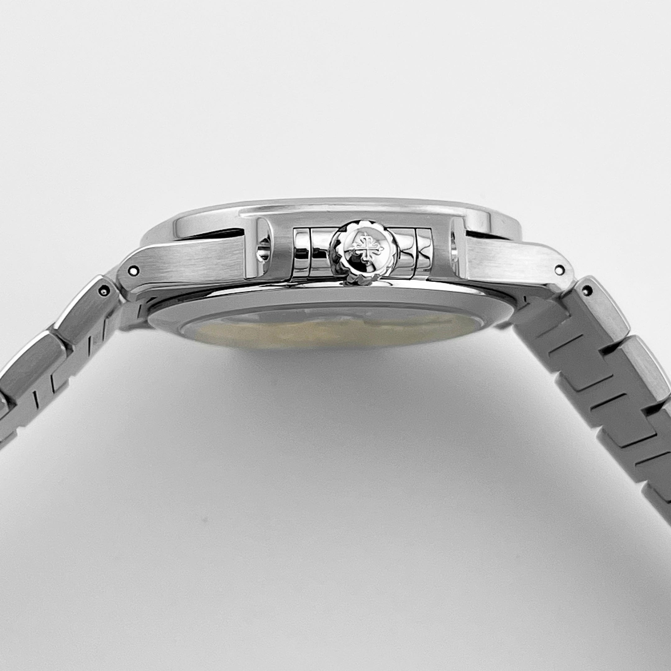 Patek Philippe Nautilus 7118/1200A-011 'Ladies' Stainless Steel Grey Dial Diamond Bezel