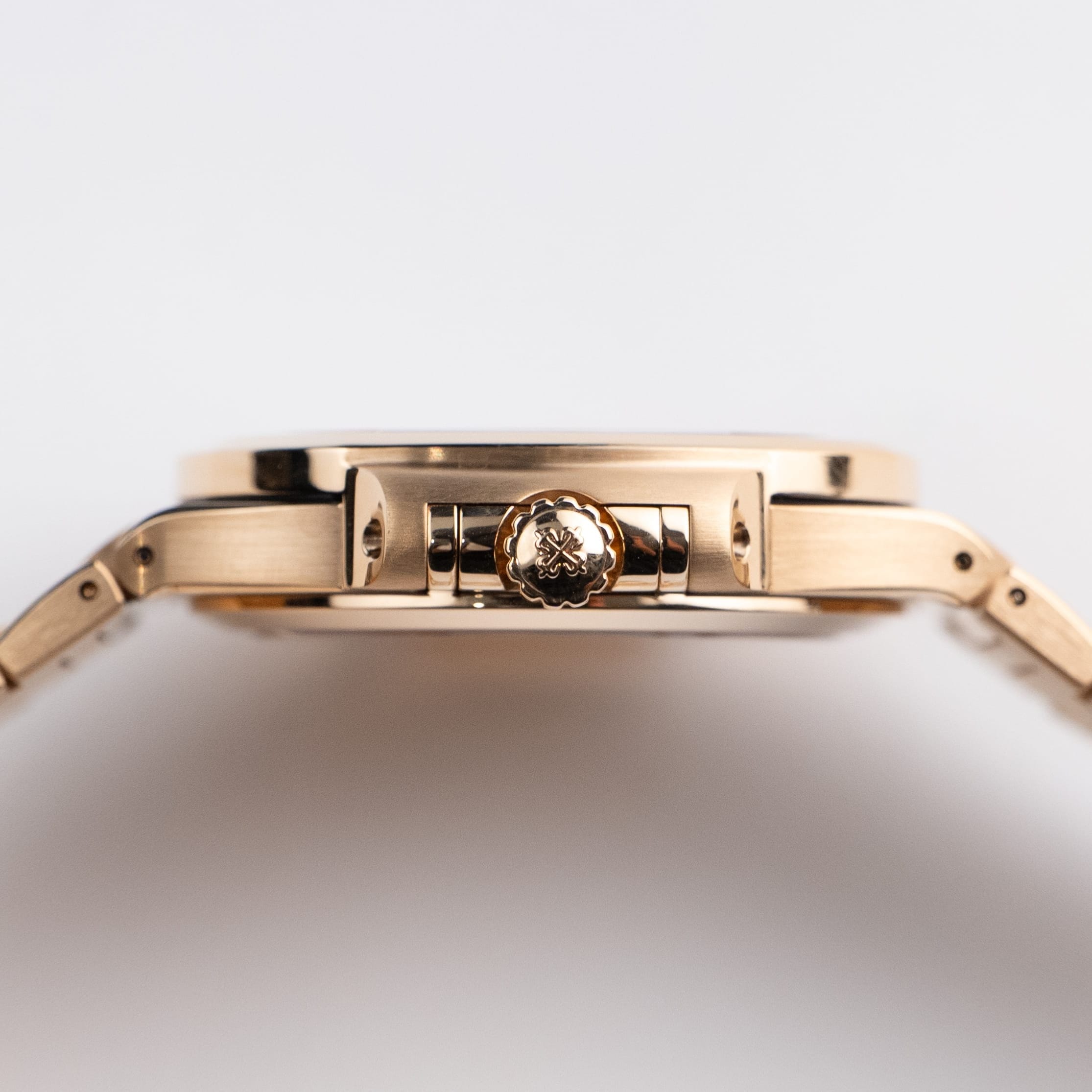 Patek Philippe Nautilus 7118/1200R-010 'Ladies' Rose Gold Diamond Bezel (2026)
