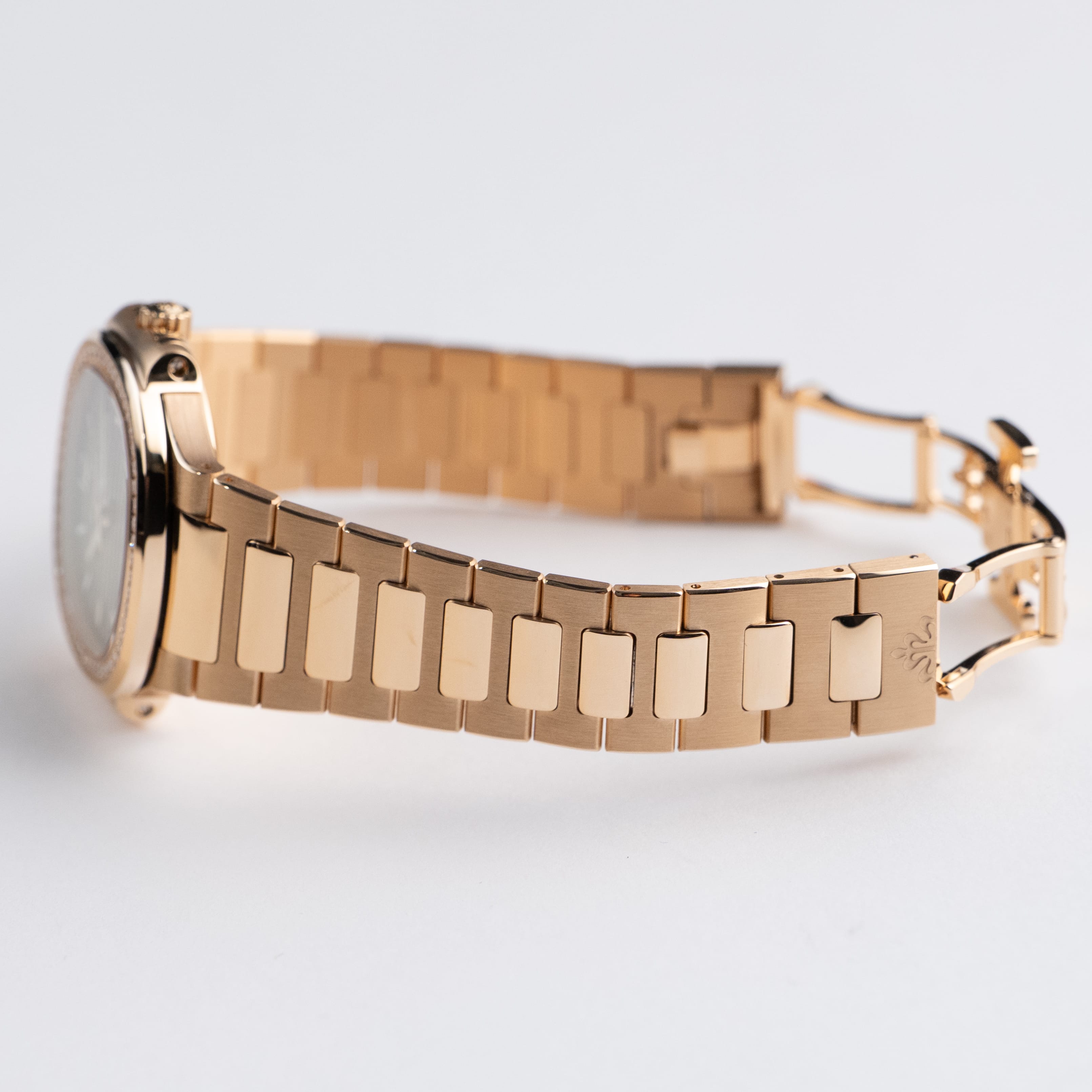 Patek Philippe Nautilus 7118/1200R-010 'Ladies' Rose Gold Diamond Bezel (2026)