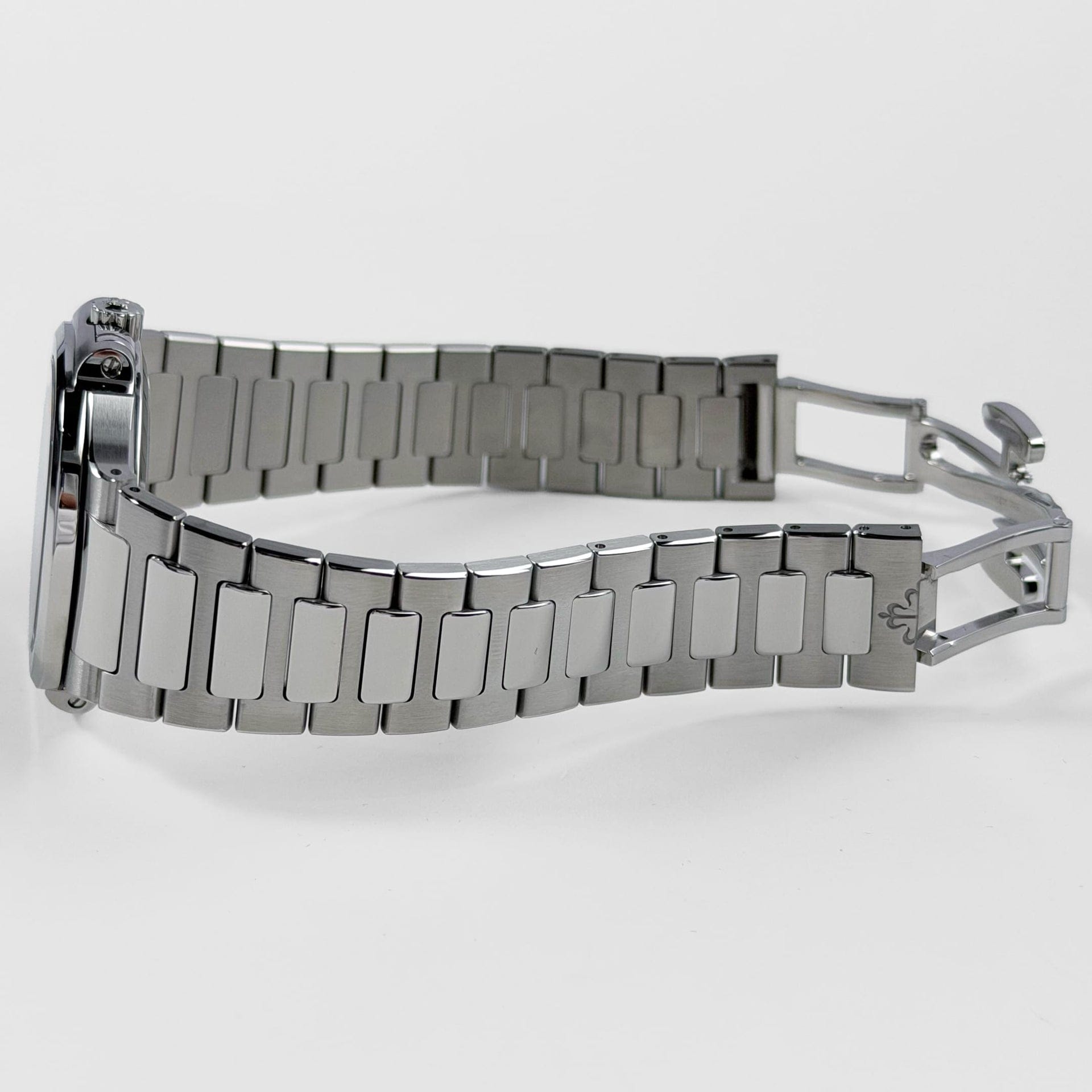 Patek Philippe Nautilus 7118/1A-001 'Ladies' Stainless Steel Blue Dial (2025)