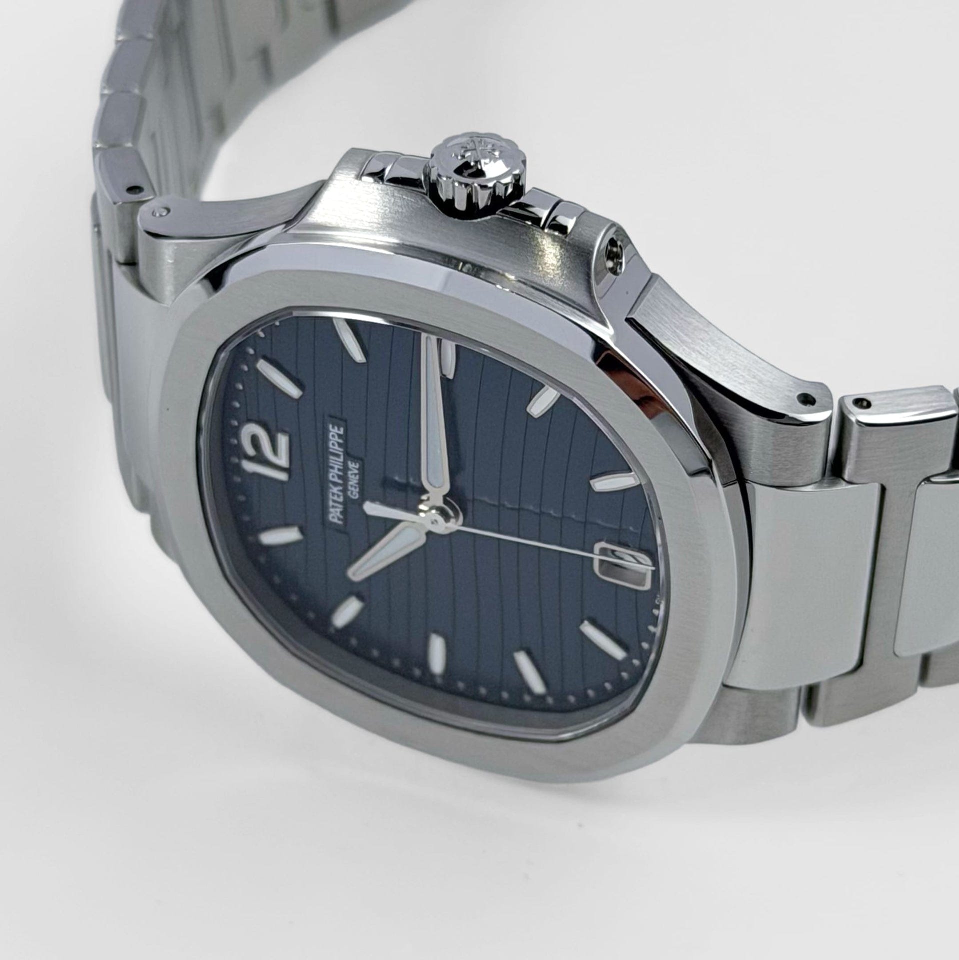 Patek Philippe Nautilus 7118/1A-001 'Ladies' Stainless Steel Blue Dial (2025)