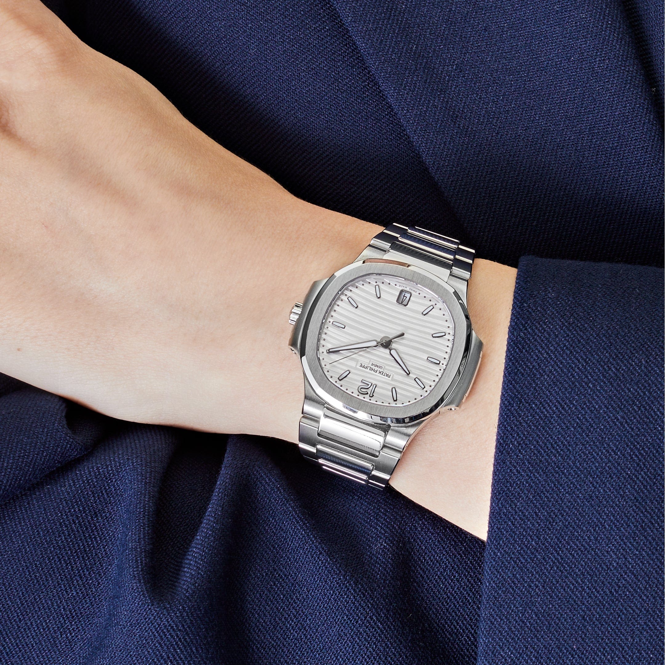 Luxury Watch Patek Philippe Ladies Nautilus Stainless Steel 7118/1A-010 Wrist Aficionado