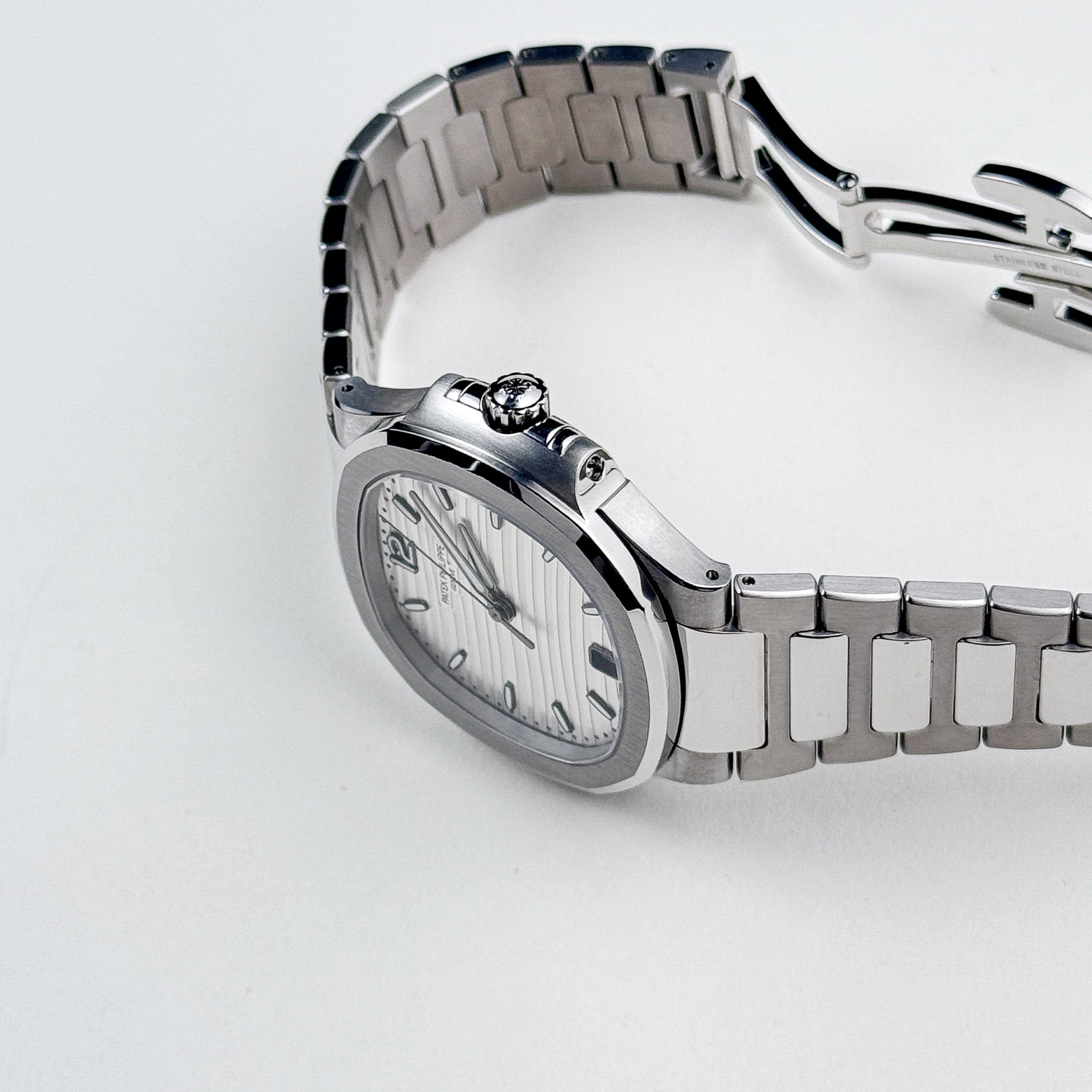 Patek Philippe Nautilus 7118/1A-010 Stainless Steel Silvery Opaline Dial (2022)