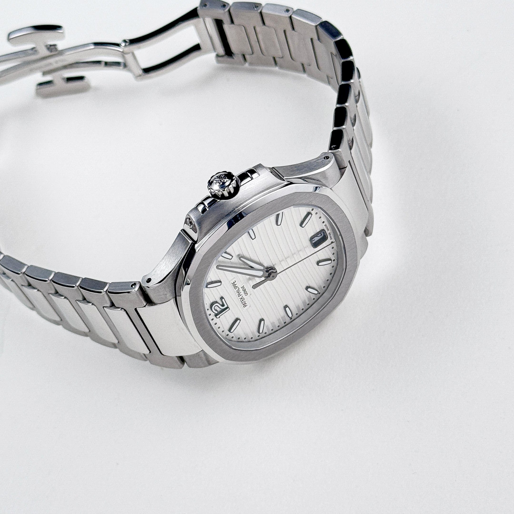 Patek Philippe Nautilus 7118/1A-010 Stainless Steel Silvery Opaline Dial