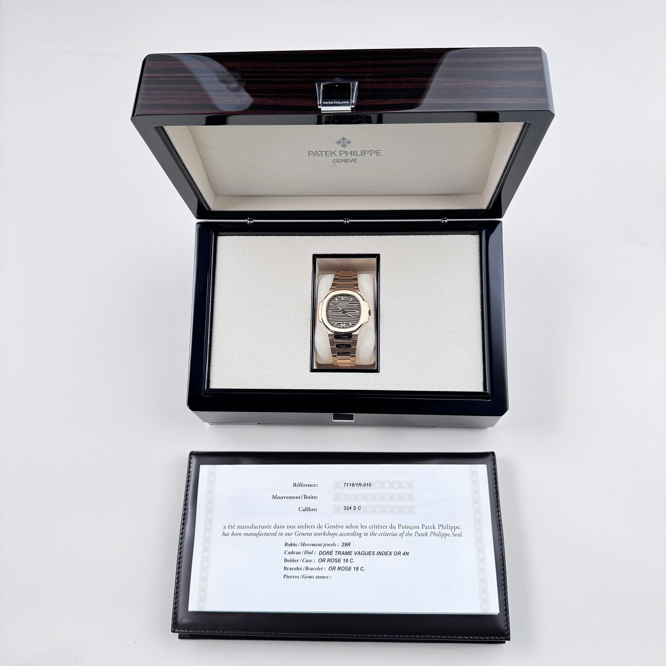 Patek Philippe Nautilus 7118/1R-010 'Ladies' Rose Gold Champagne Golden Dial (2022)