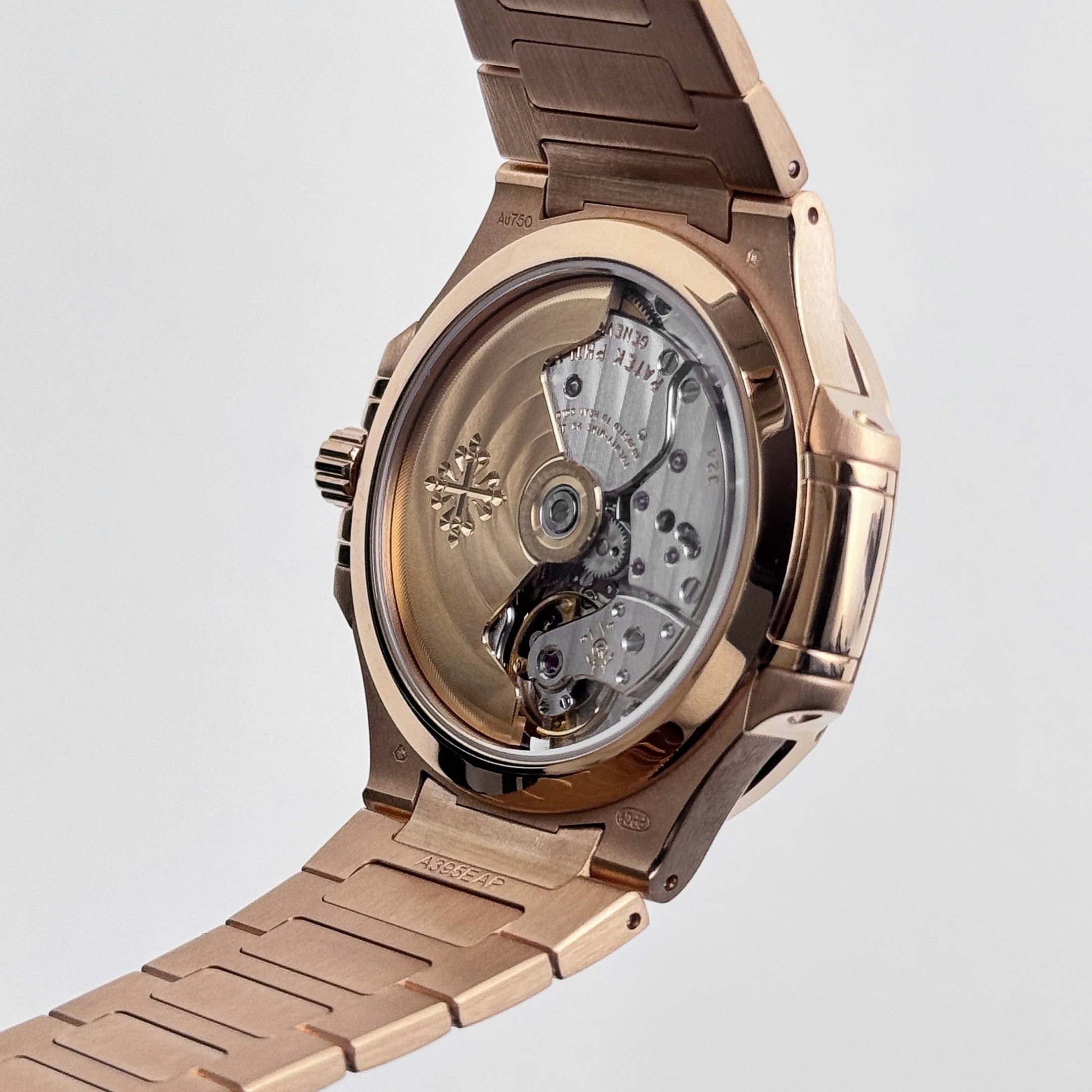 Patek Philippe Nautilus 7118/1R-010 'Ladies' Rose Gold Champagne Golden Dial (2022)