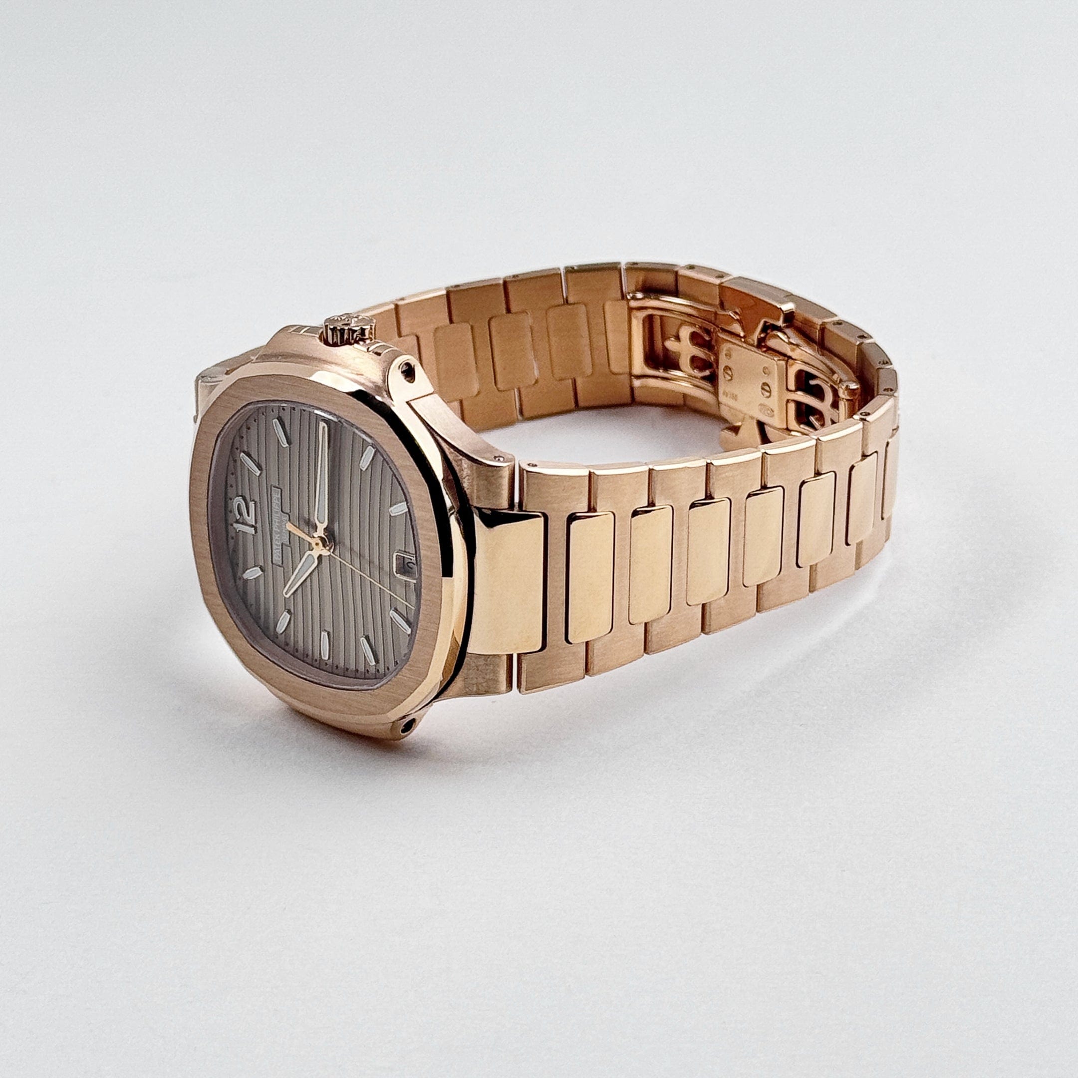 Patek Philippe Nautilus 7118/1R-010 'Ladies' Rose Gold Champagne Golden Dial (2022)