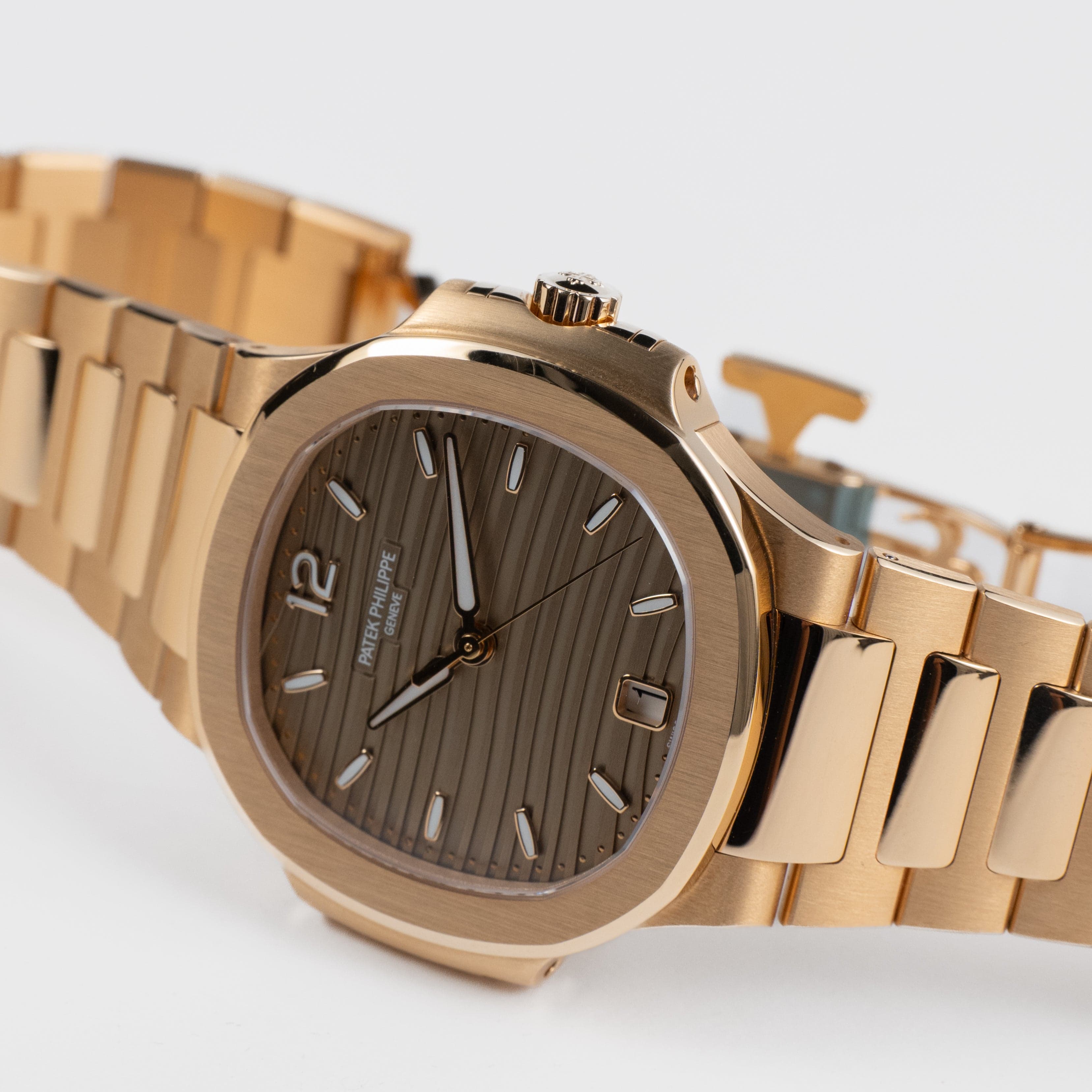 Patek Philippe Nautilus 7118/1R-010 'Ladies' Rose Gold Champagne Golden Dial