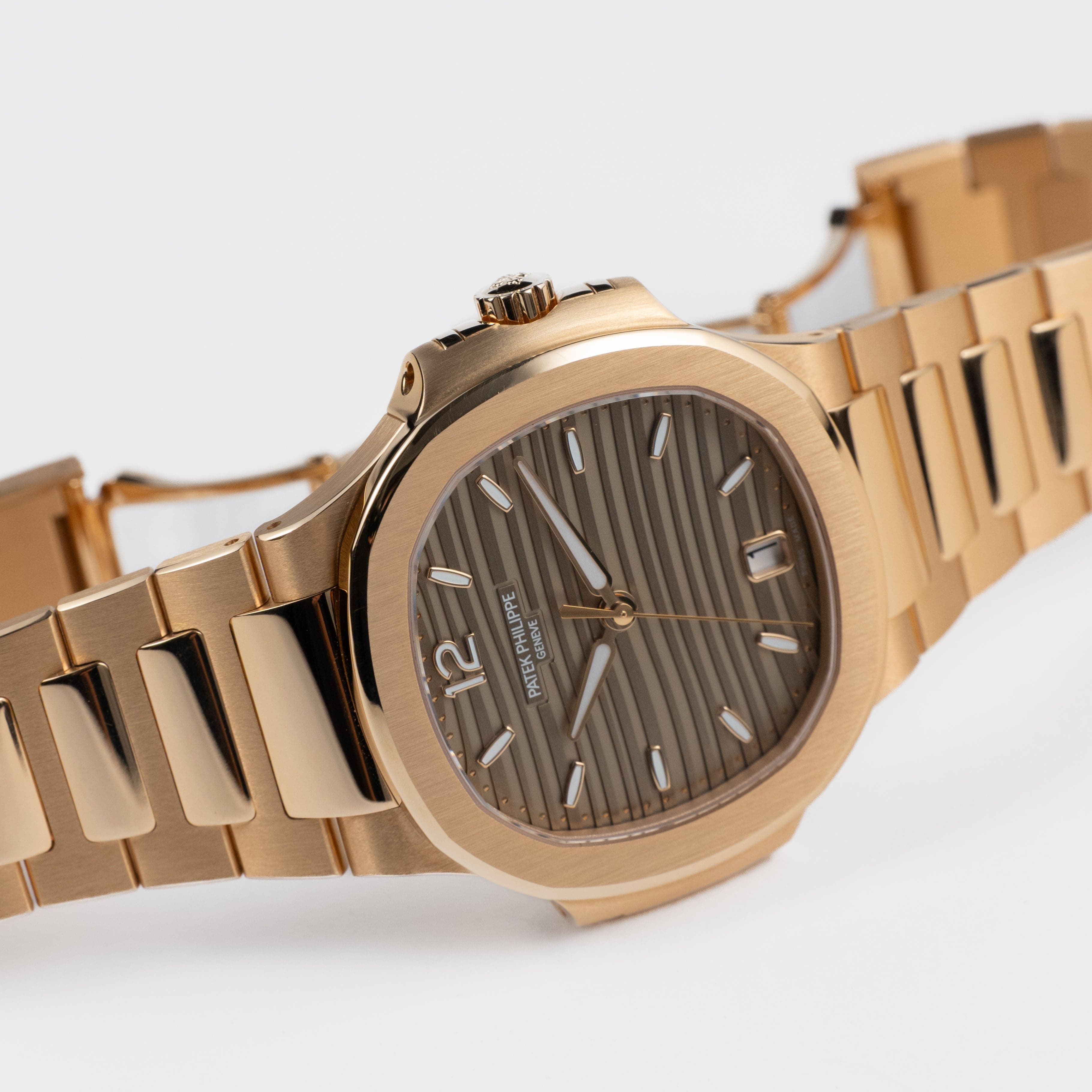 Patek Philippe Nautilus 7118/1R-010 'Ladies' Rose Gold Champagne Golden Dial