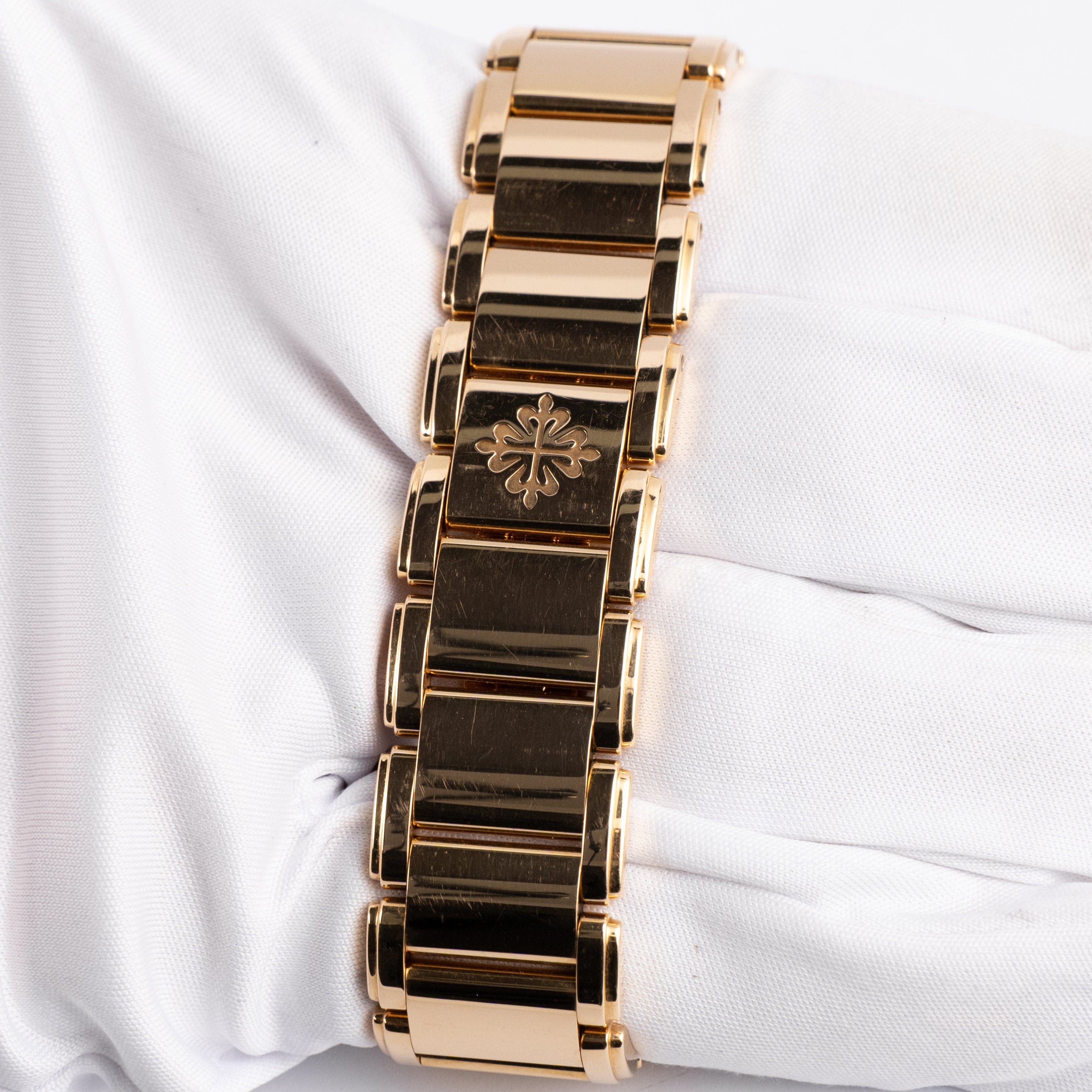 Patek Philippe Twenty-4 4908/11R-011 ‘Ladies’ Rose Gold White Diamond Dial Diamond Bezel Quartz