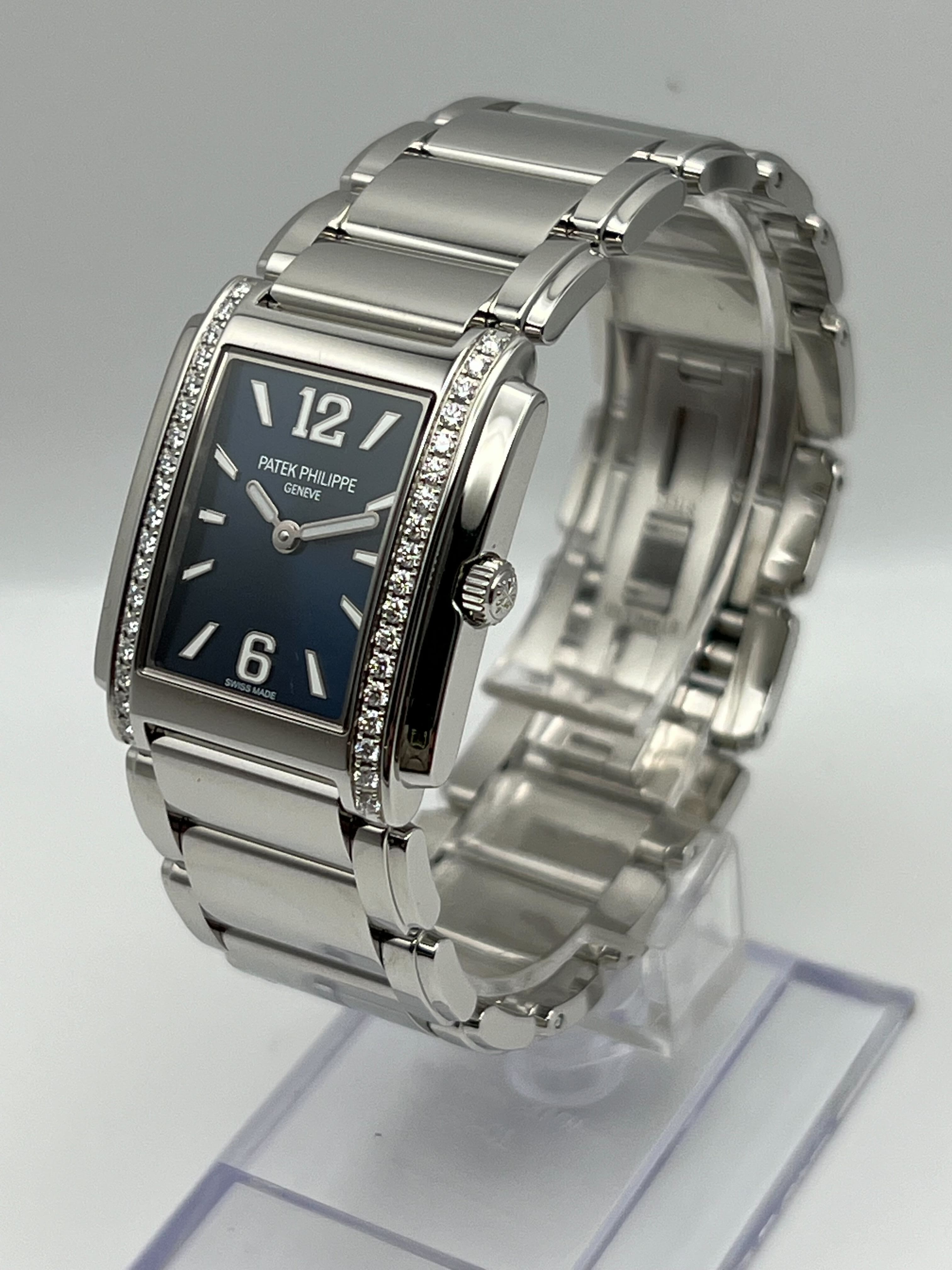 Patek Philippe Twenty-4 4910/1200A-001 'Ladies' Quartz Blue Dial Diamond Bezel (2022)