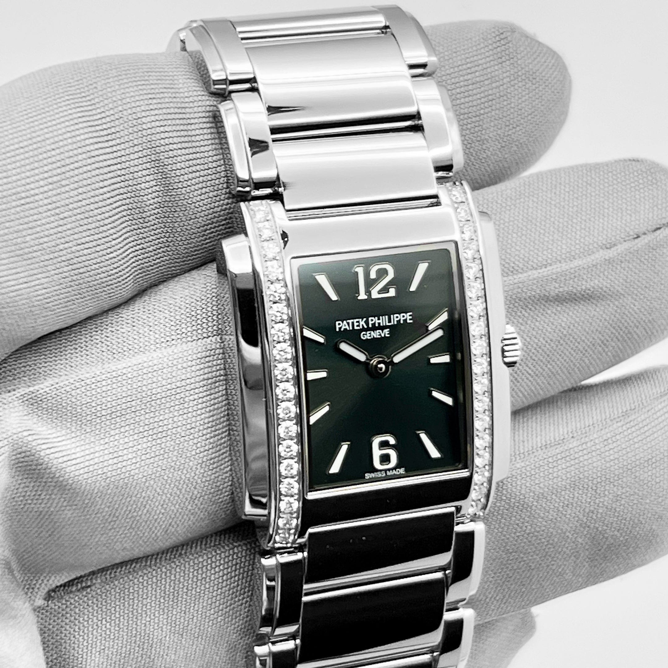Patek Philippe Twenty-4 4910/1200A-011 'Ladies' Stainless Steel Green Diamond Dial Quartz