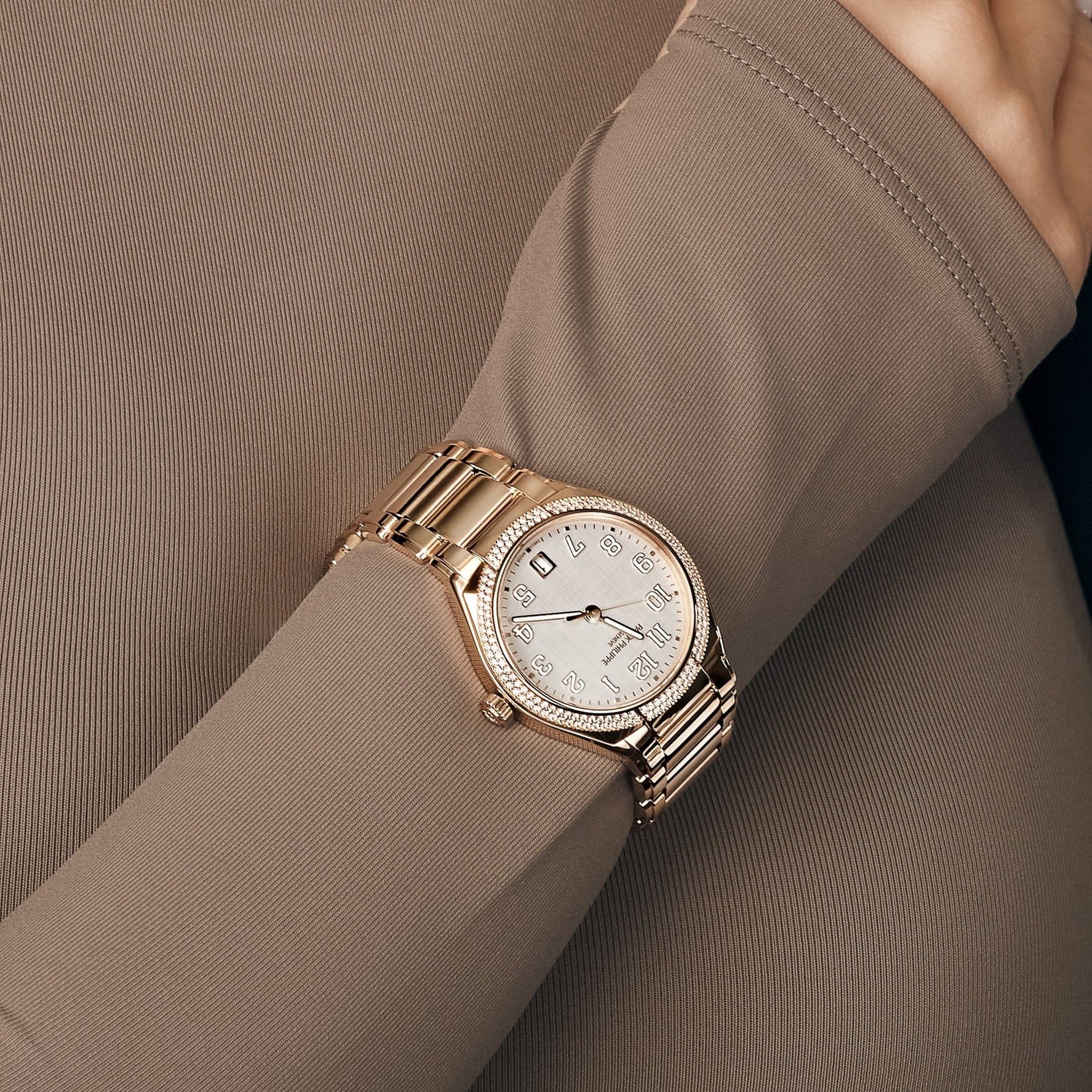 1200R-010 Rose Gold Silver Dial