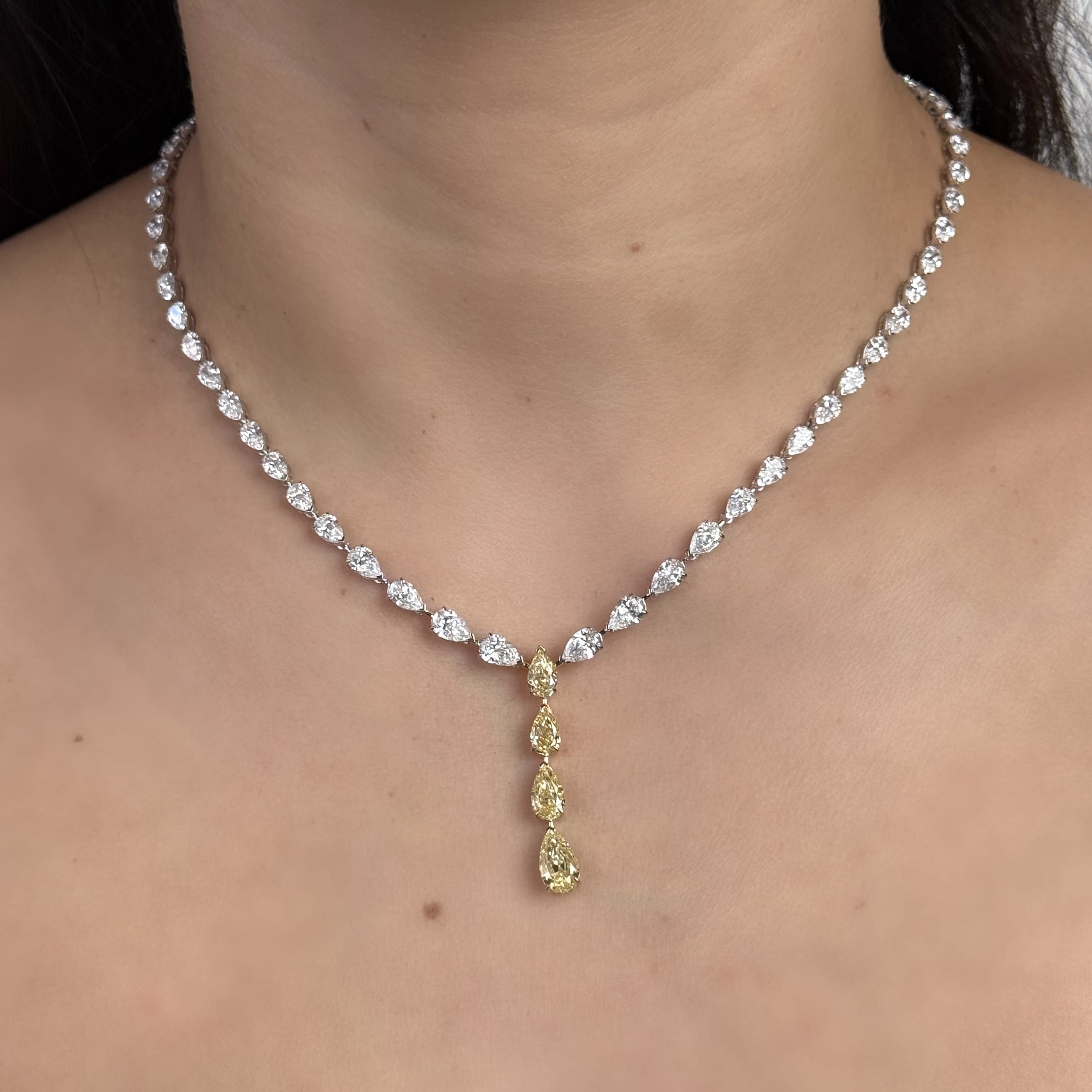pear-shape-white-and-yellow-lab-diamond-necklace-jewels-aficionado-lab-1229622947.jpg