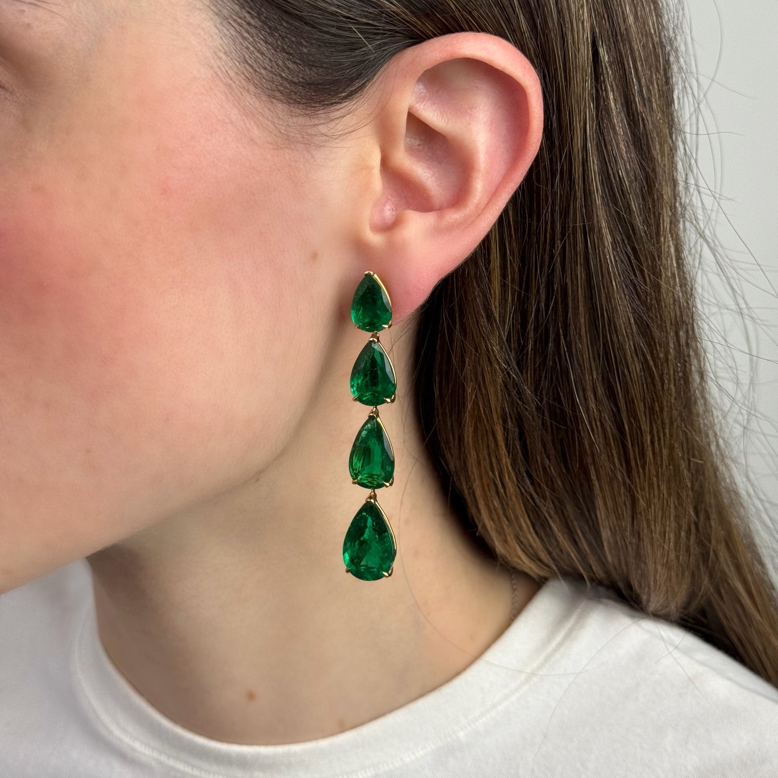 pear-shaped-emerald-drop-earrings-jewels-aficionado-1225756262.jpg