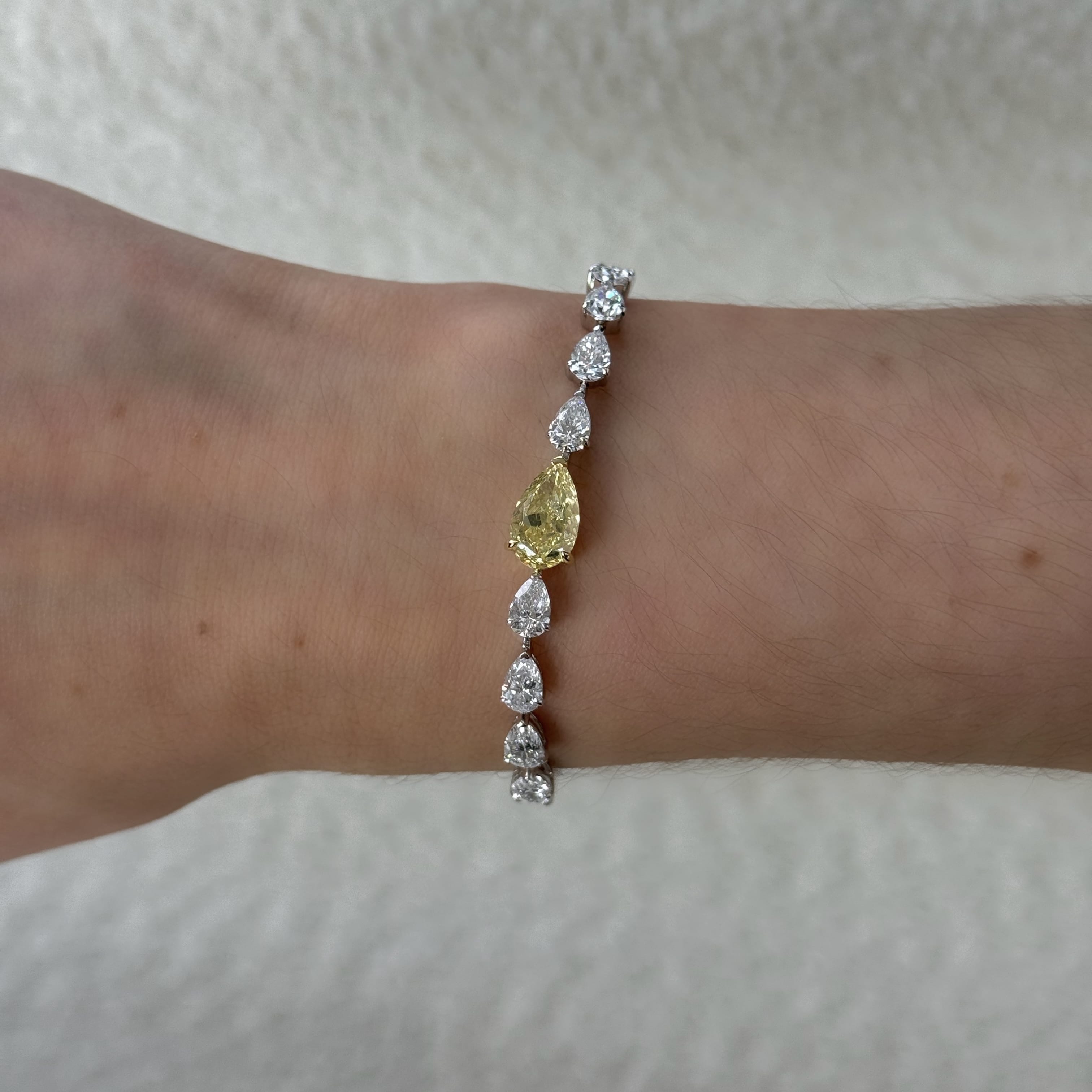 pear-shaped-yellow-and-white-lab-grown-diamond-bracelet-jewels-aficionado-lab-1240901779.jpg