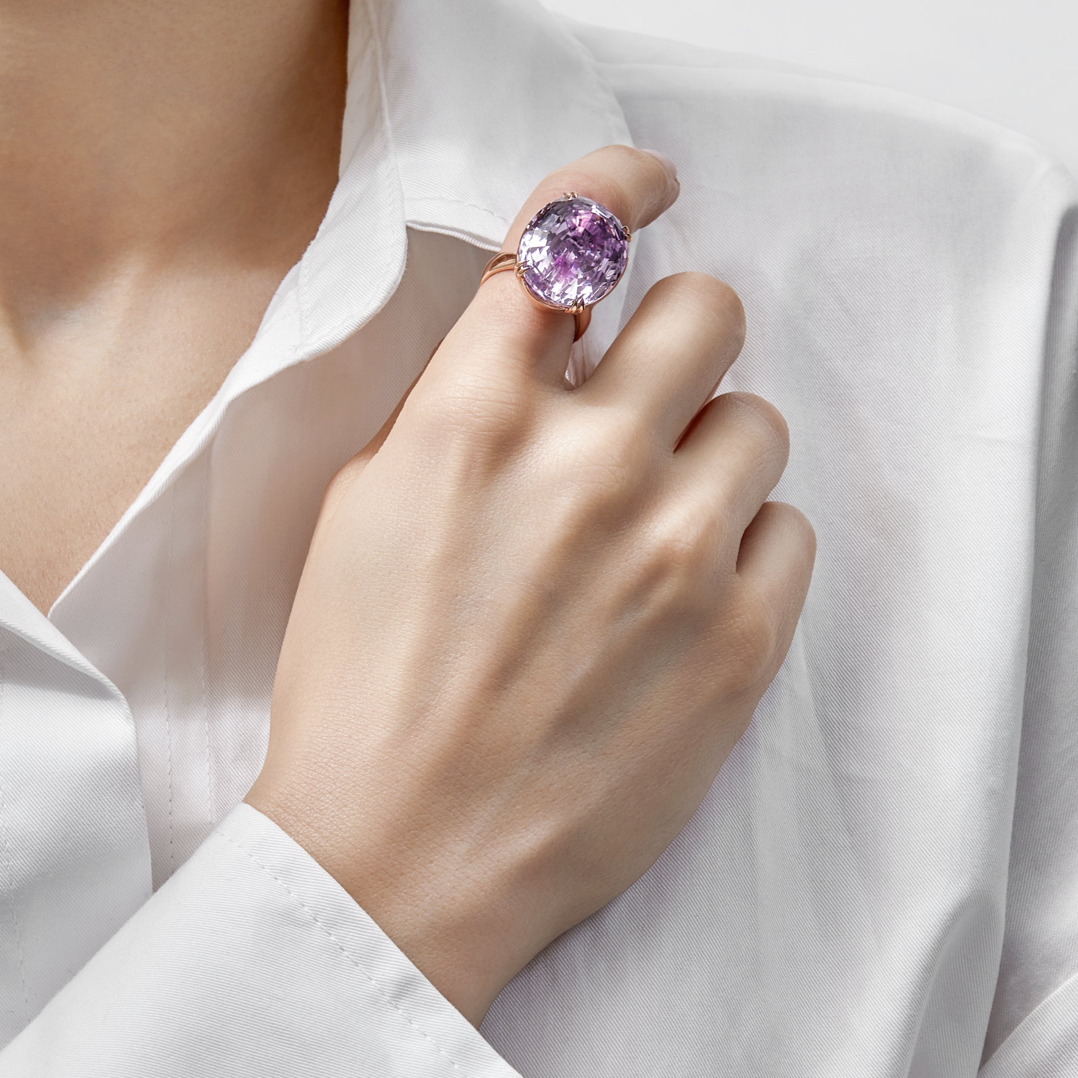 Solitaire Oval Kunzite Ring