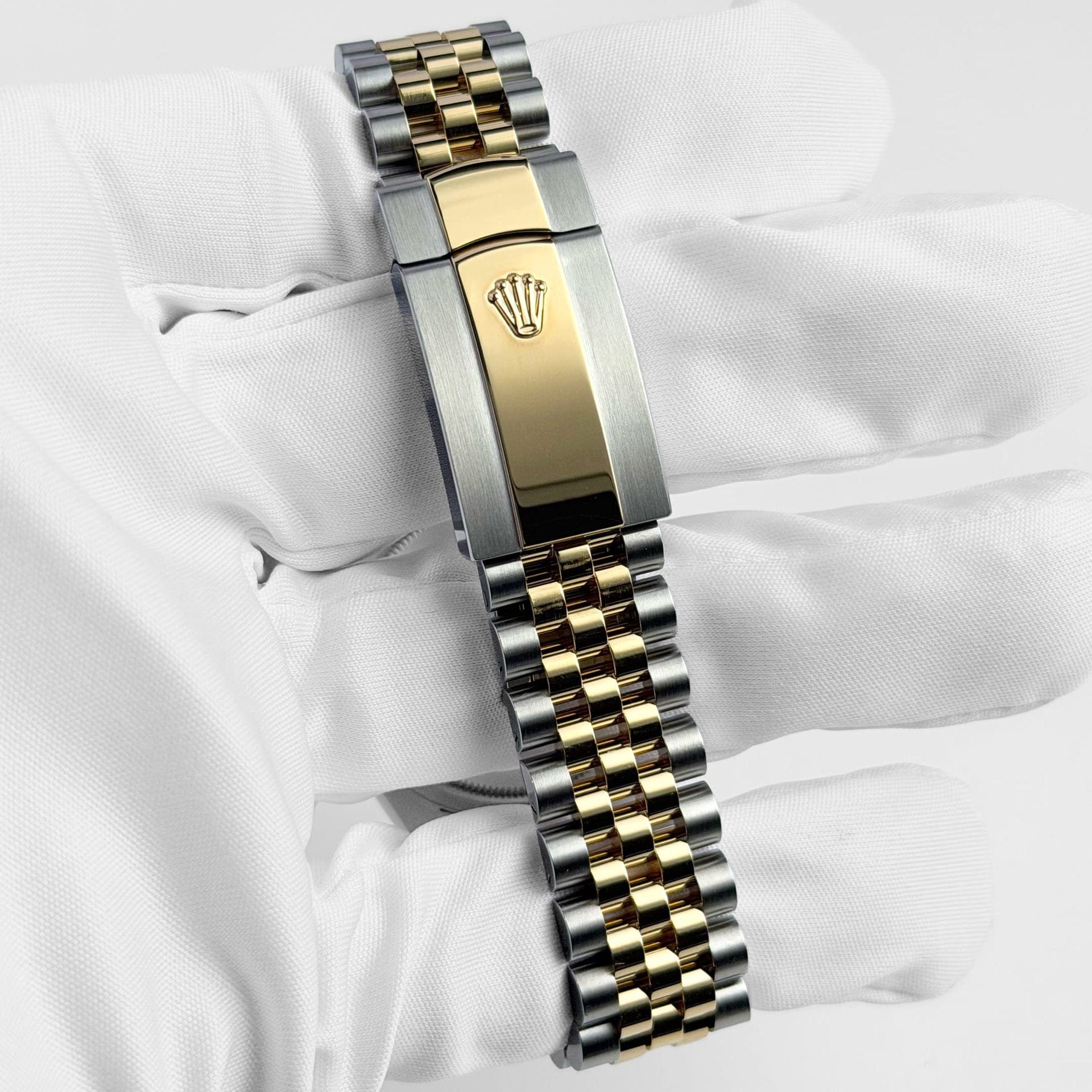Rolex Datejust 36 126233 Stainless Steel Yellow Gold White Dial Jubilee (2024)