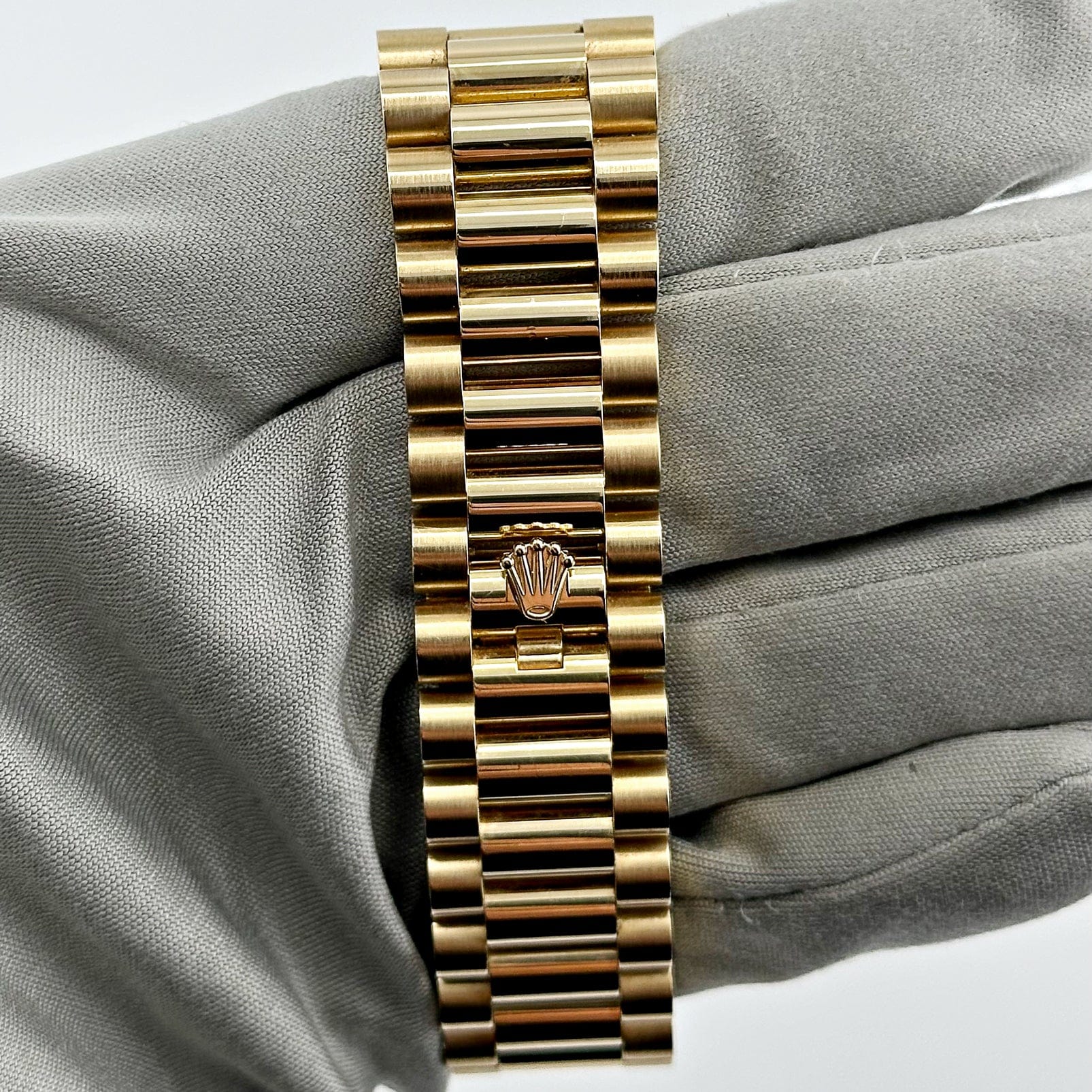 Rolex Day-Date 36 128238 Yellow Gold Green Diamond Dial (2025)