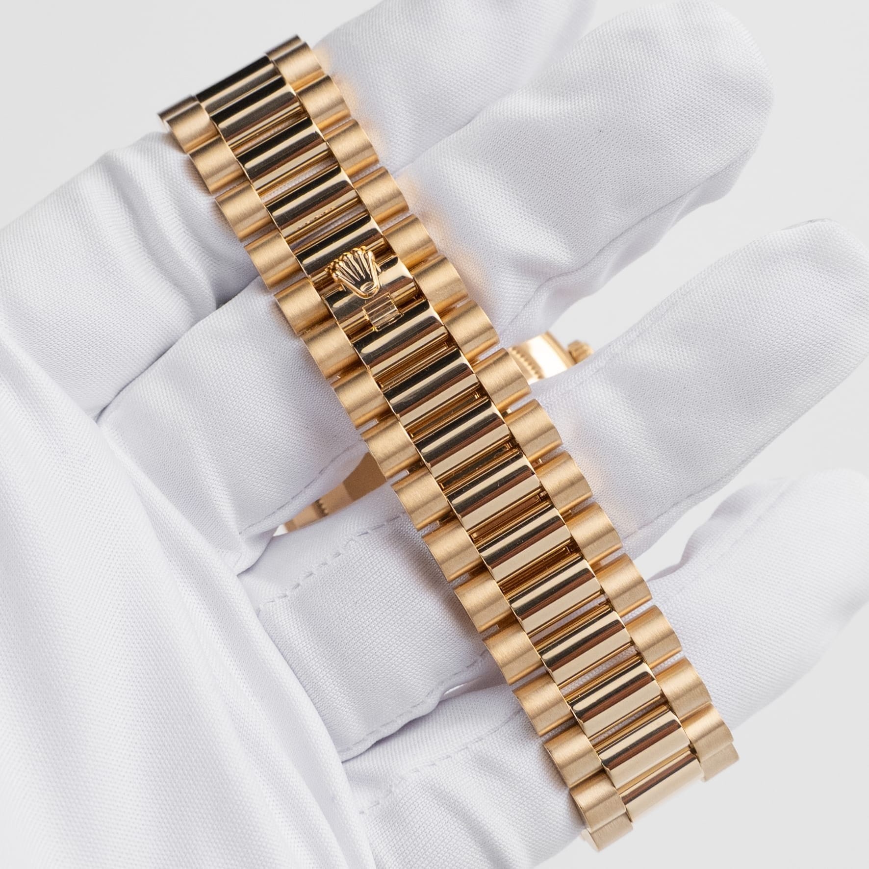 Rolex Day-Date 40 228238 Yellow Gold White Roman Numerals Dial (2021)