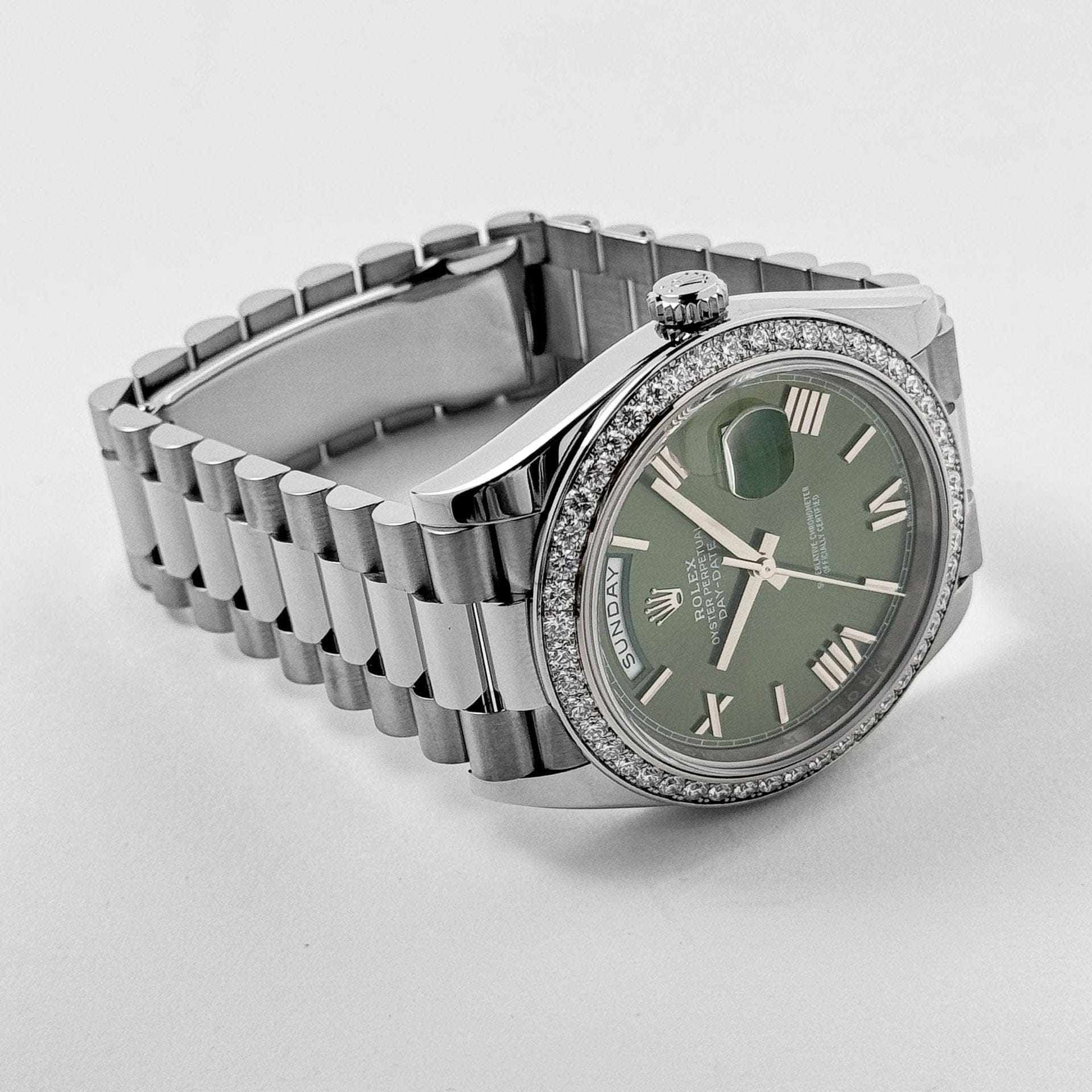 Rolex Day-Date 40 228349RBR White Gold Olive Green Dial Diamond Bezel (2021)