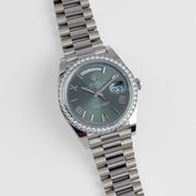 Rolex Day-Date 40 228349RBR White Gold Olive Green Dial Diamond Bezel