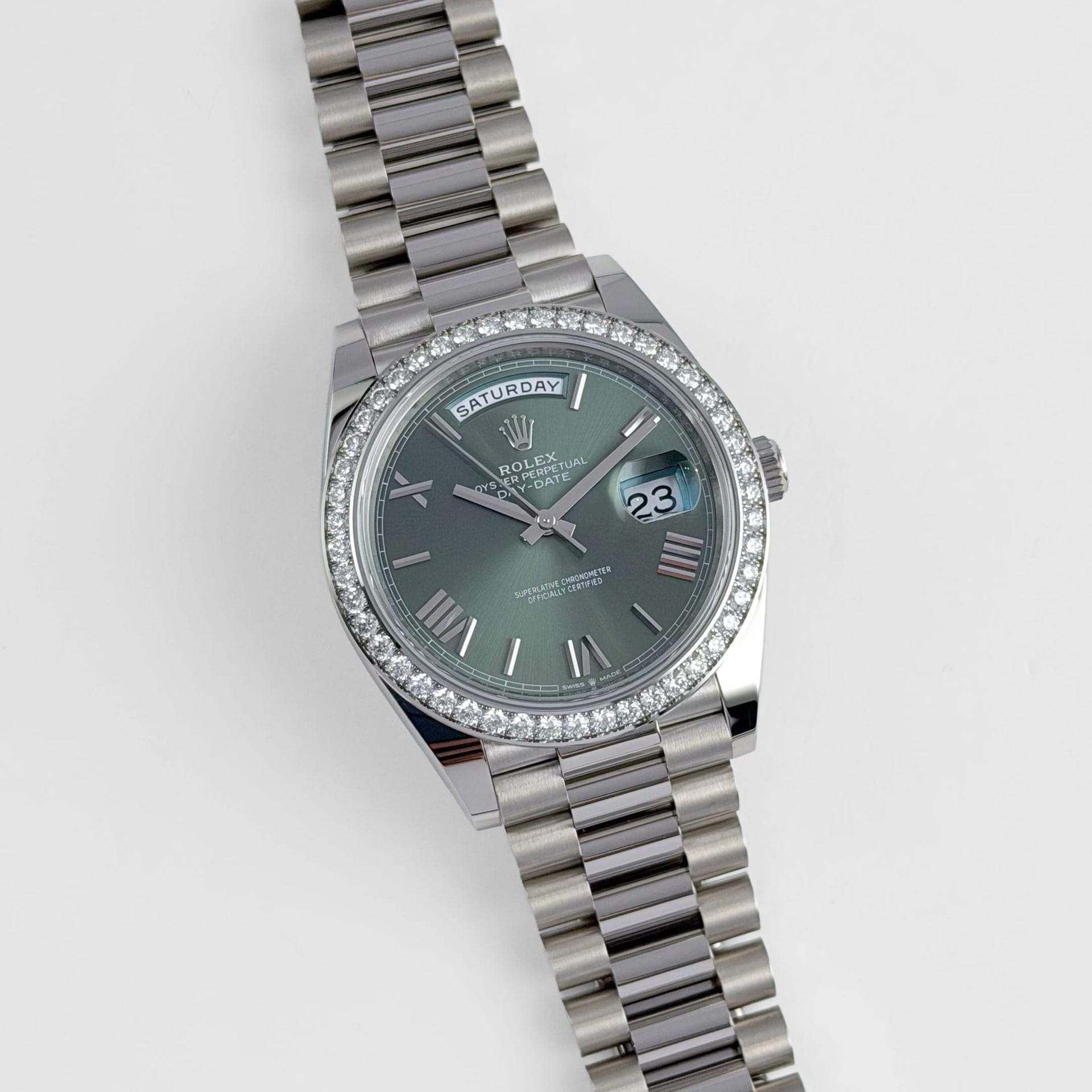 Rolex Day-Date 40 228349RBR White Gold Olive Green Dial Diamond Bezel