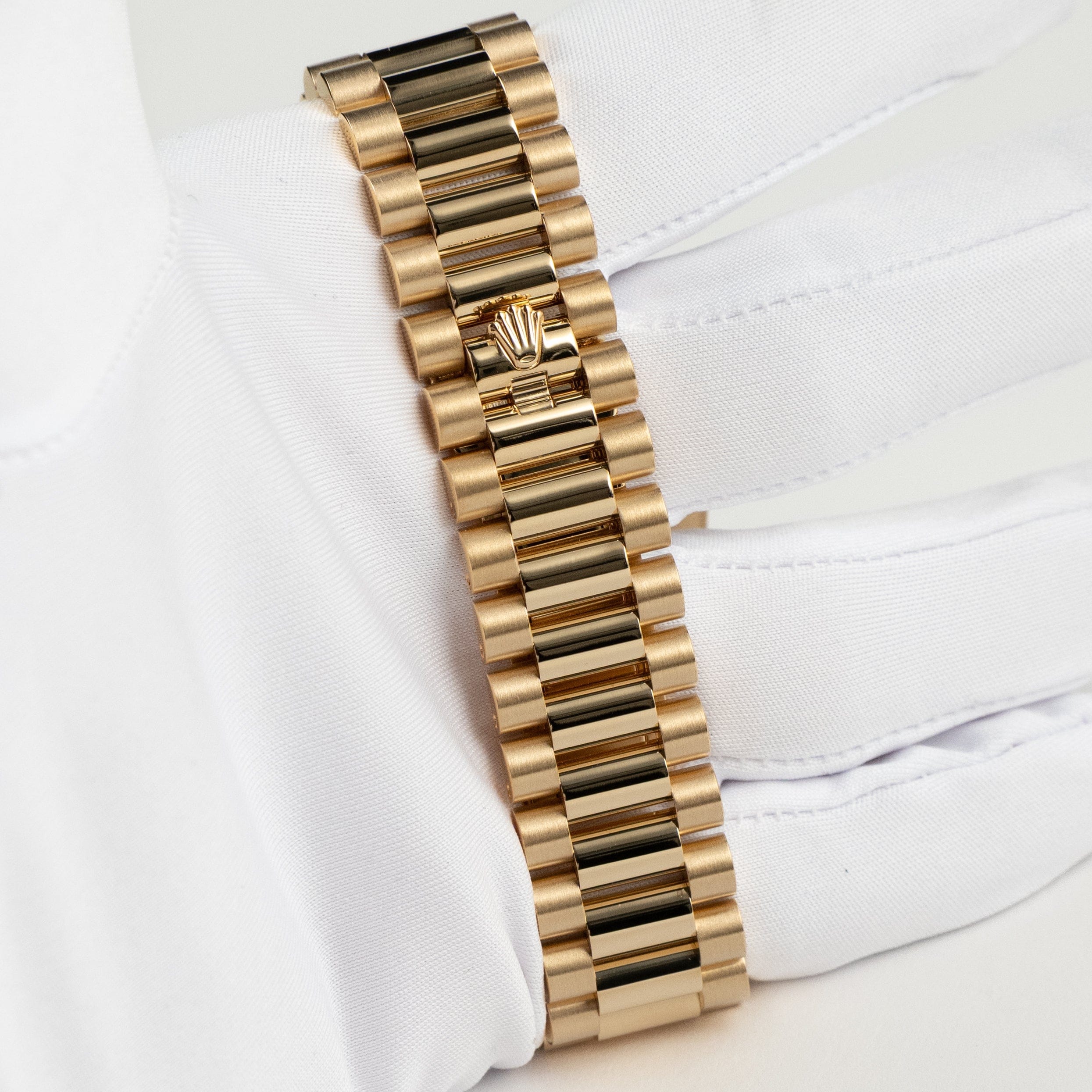 Rolex Day-Date 40 228398TBR Yellow Gold Champagne Diamond Baguette Dial Diamond Baguette Bezel (2020)