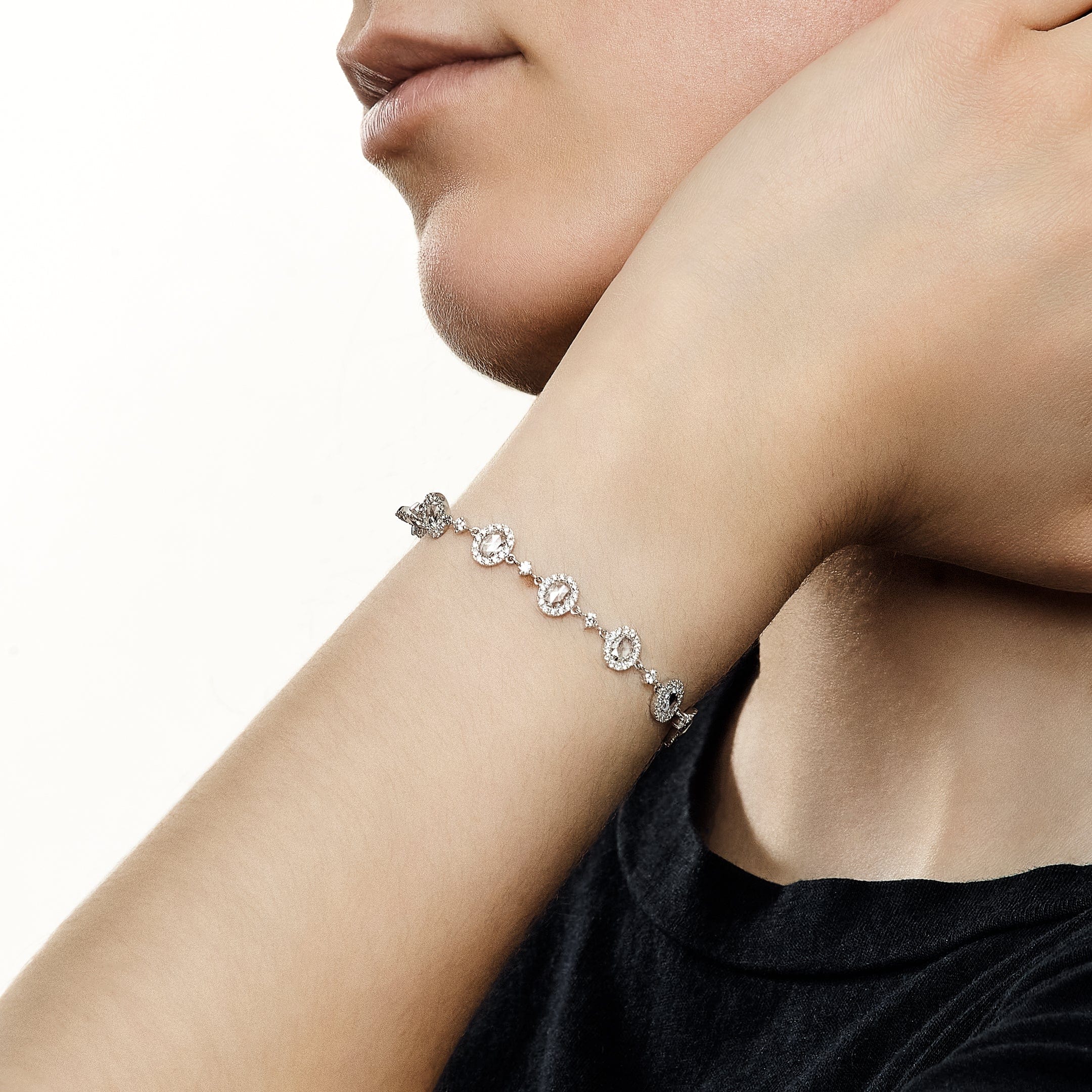 rose-cut-diamond-bracelet-jewels-aficionado-1160908743.jpg