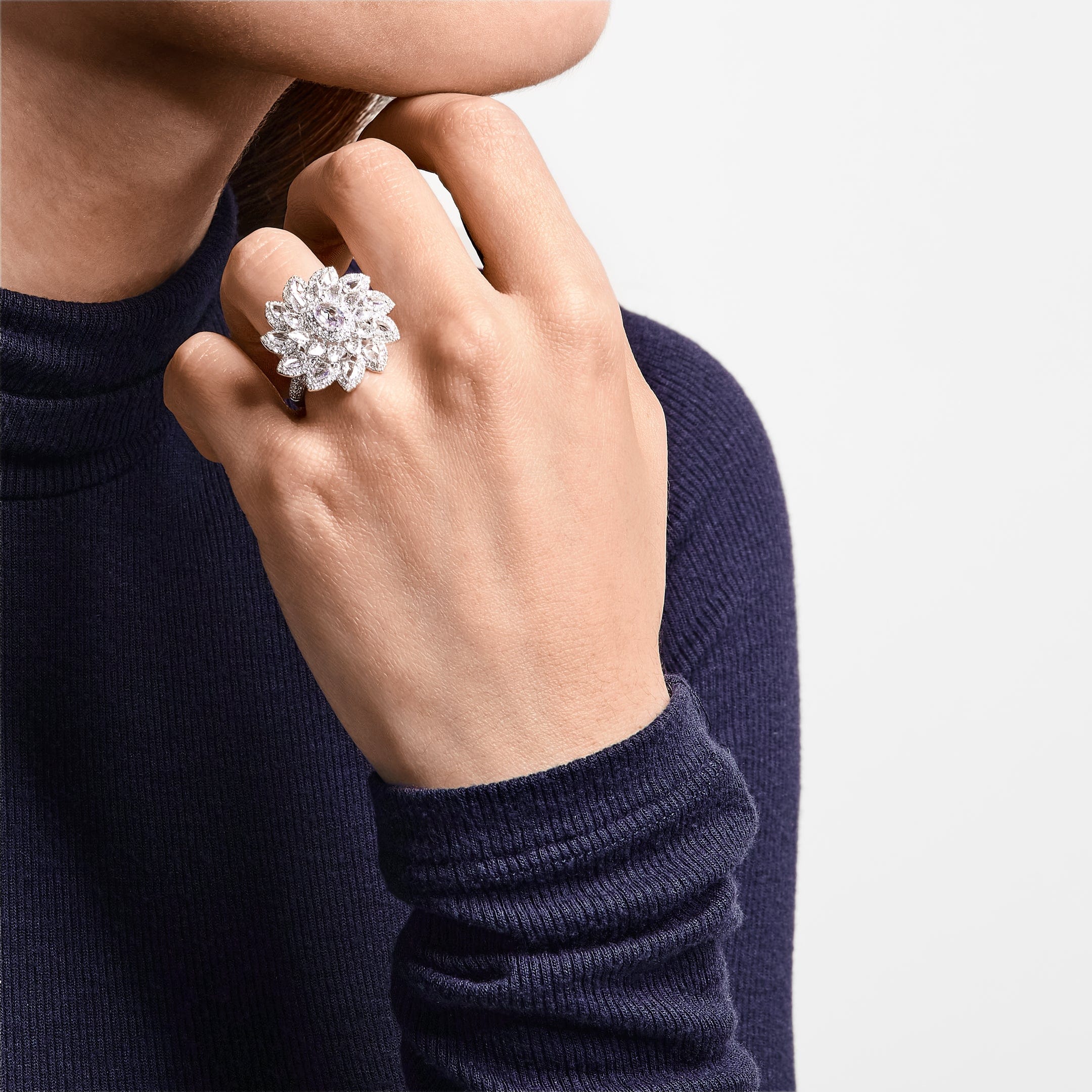 rose-cut-diamond-flower-ring-jewels-aficionado-1158806477.jpg