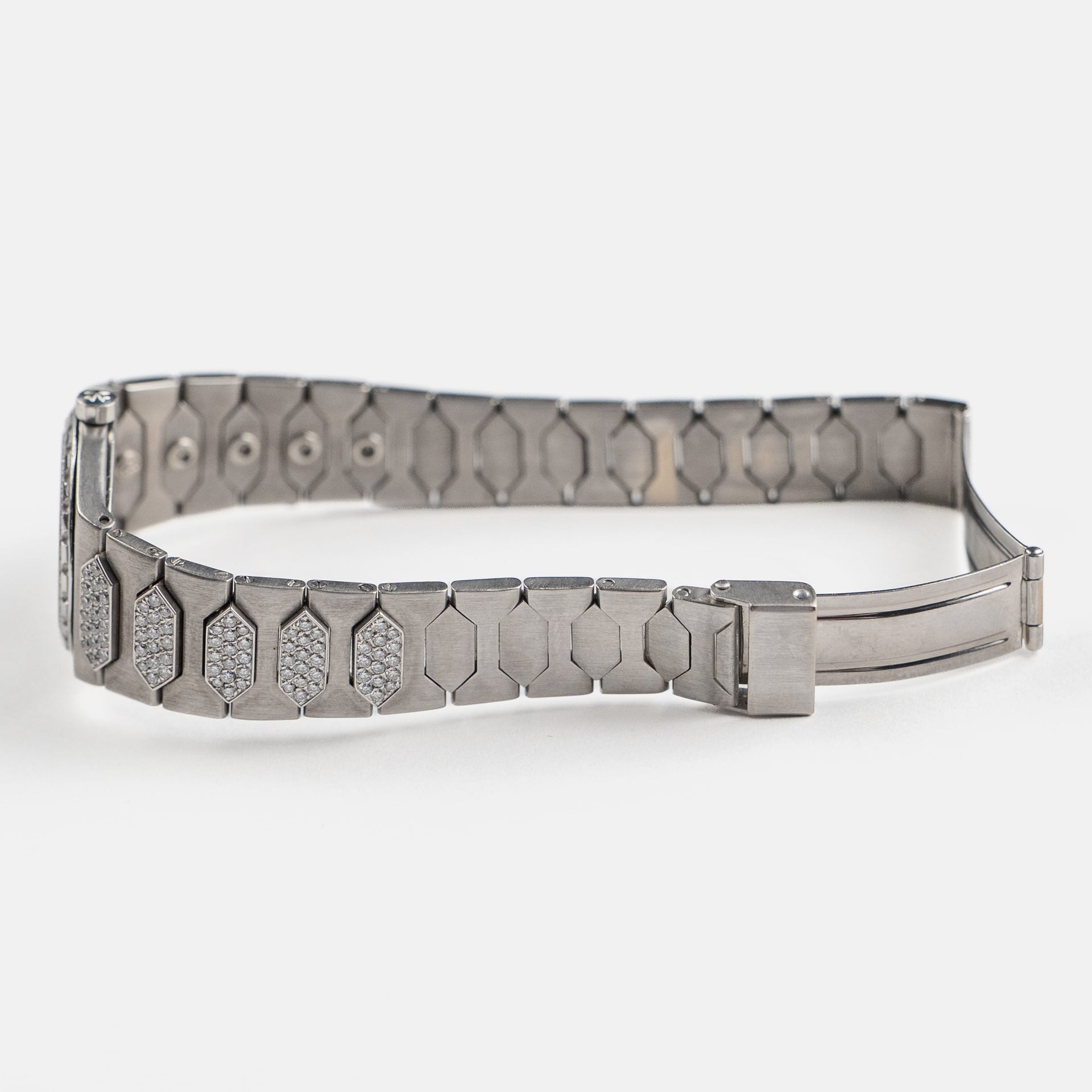 Vacheron Constantin '222' 60501 'Ladies' White Gold Diamond-Set Silver Dial Quartz