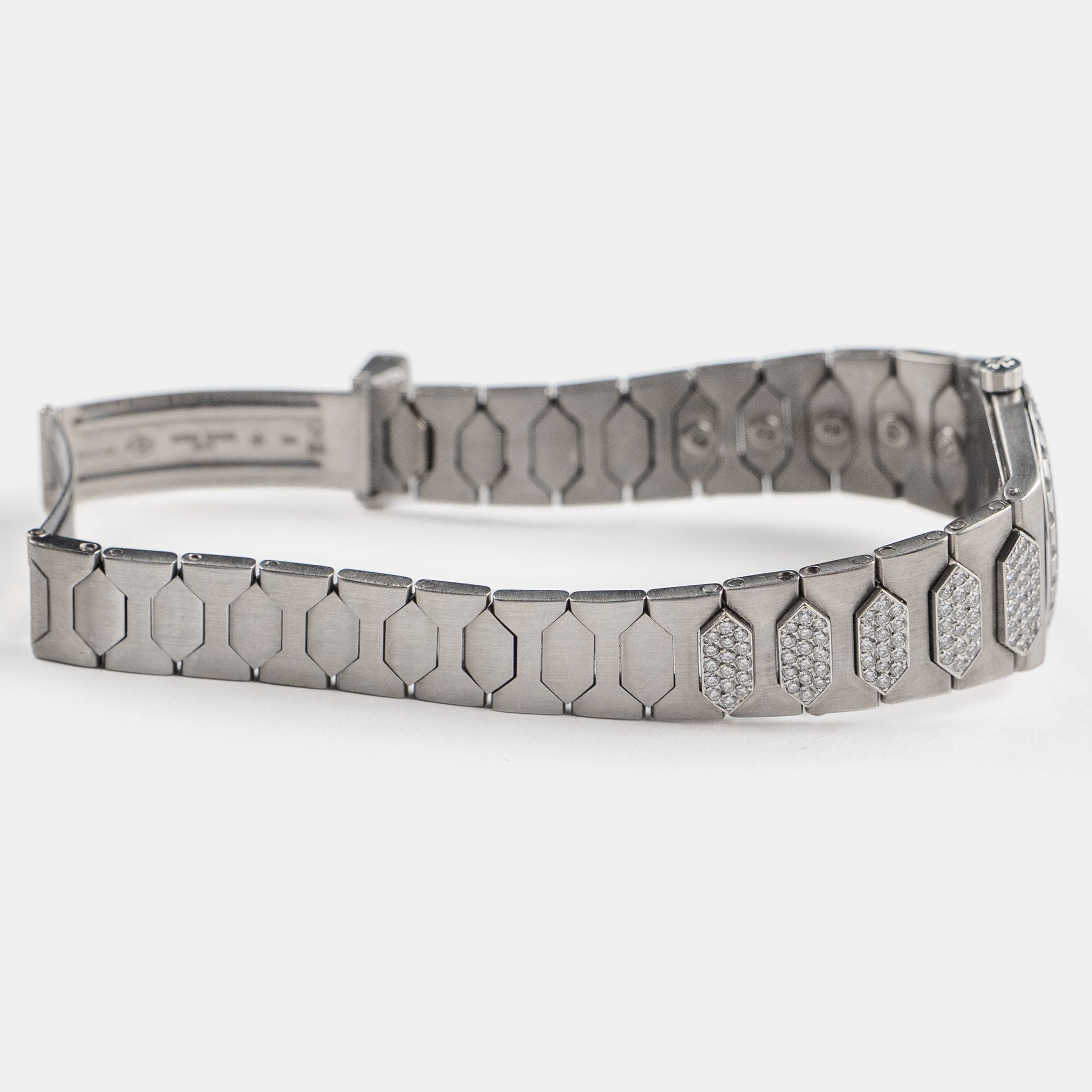 Vacheron Constantin '222' 60501 'Ladies' White Gold Diamond-Set Silver Dial Quartz