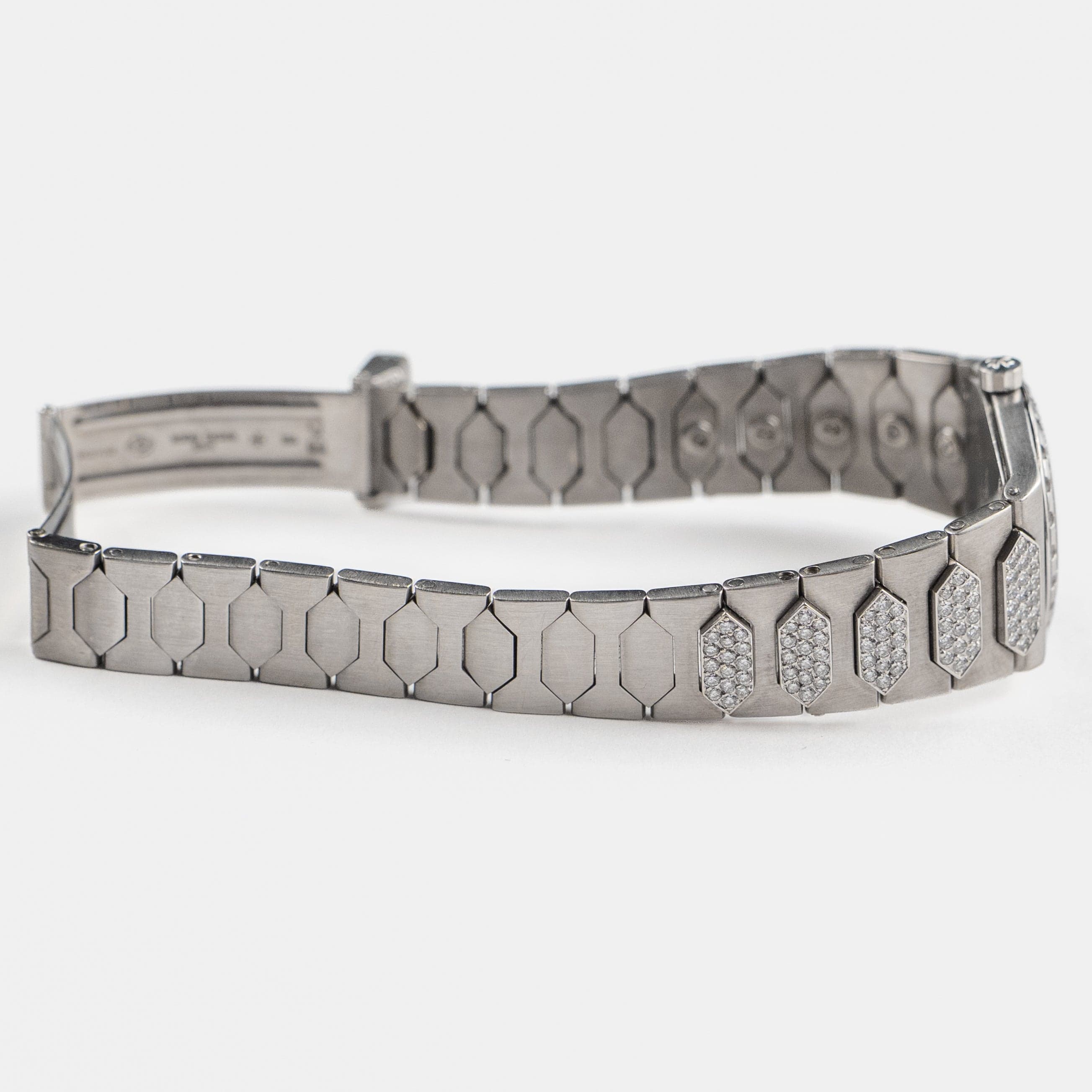 Vacheron Constantin '222' 60501 'Ladies' White Gold Diamond-Set Silver Dial Quartz