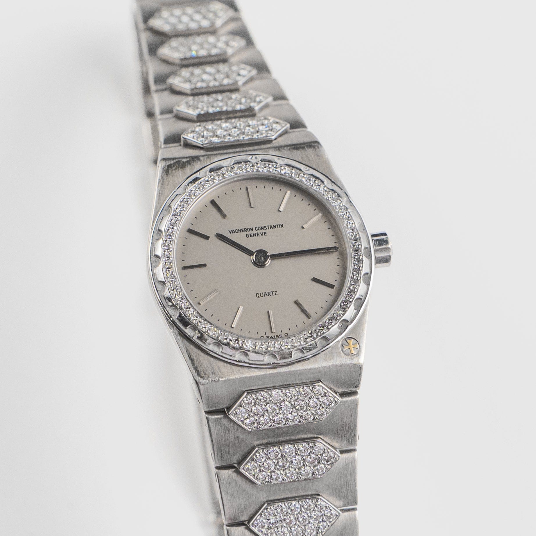 Vacheron Constantin '222' 60501 'Ladies' White Gold Diamond-Set Silver Dial Quartz