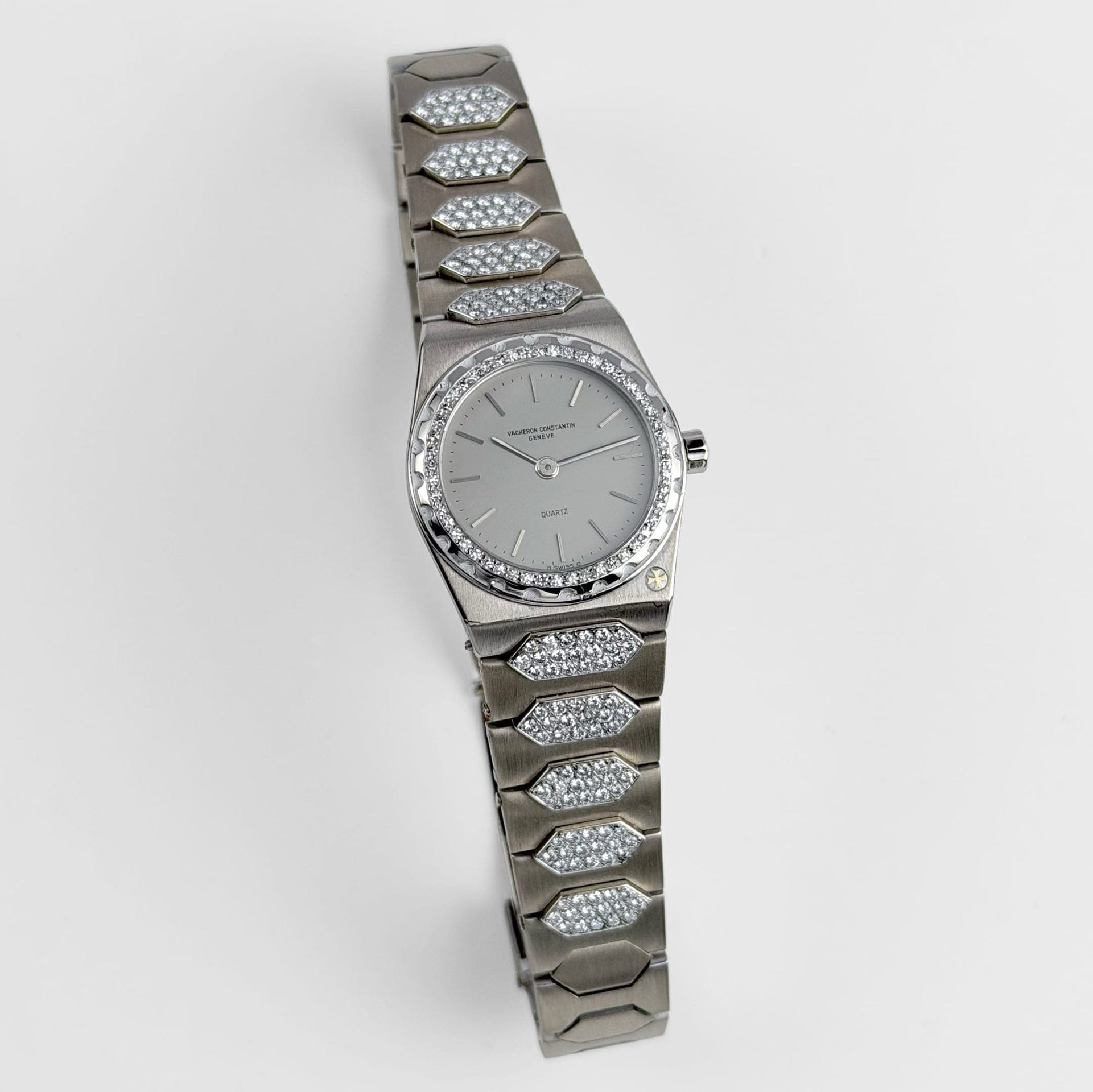 Vacheron Constantin '222' 60501 'Ladies' White Gold Diamond-Set Silver Dial Quartz