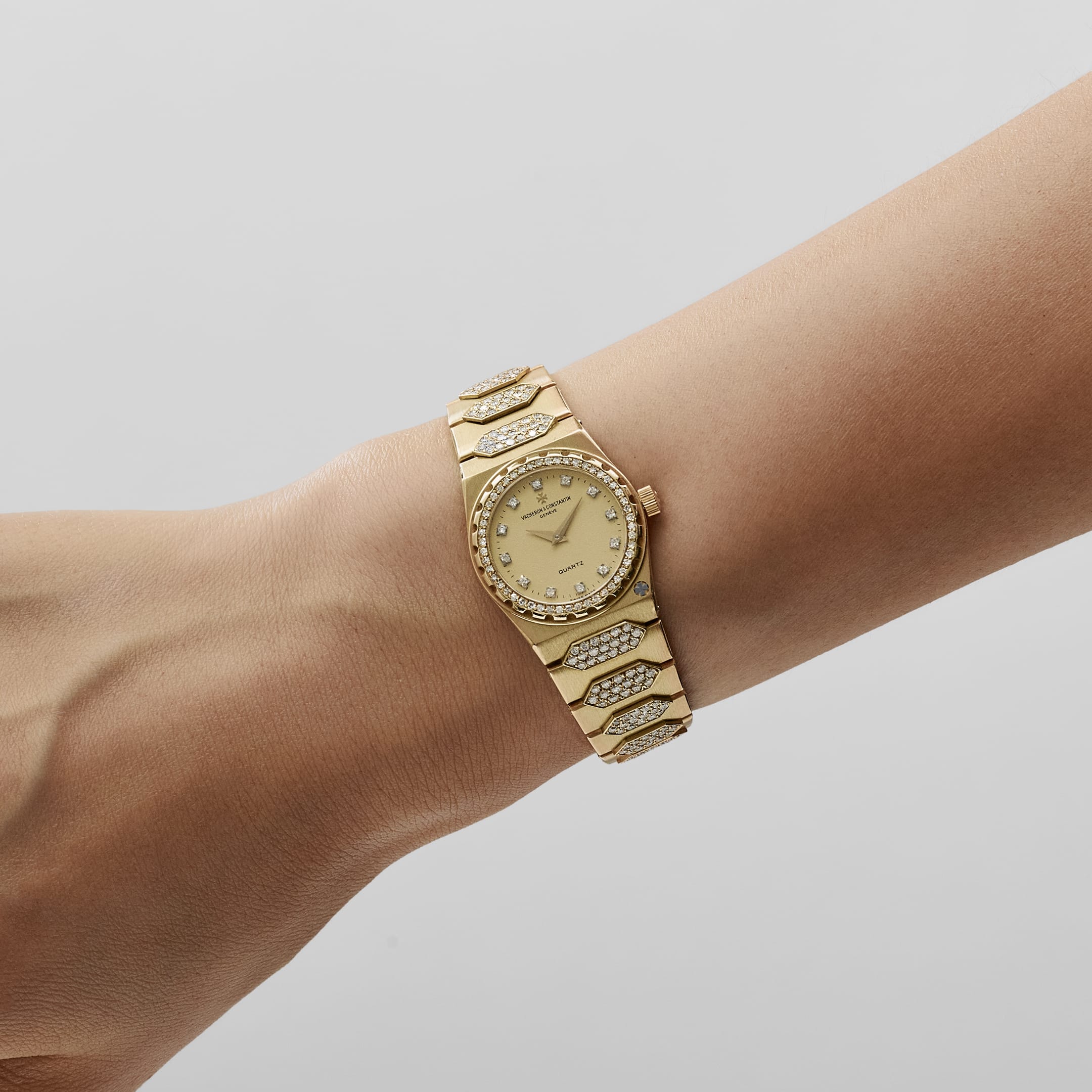 Vacheron Constantin '222' 60501 'Ladies' Yellow Gold Diamond-Set Quartz