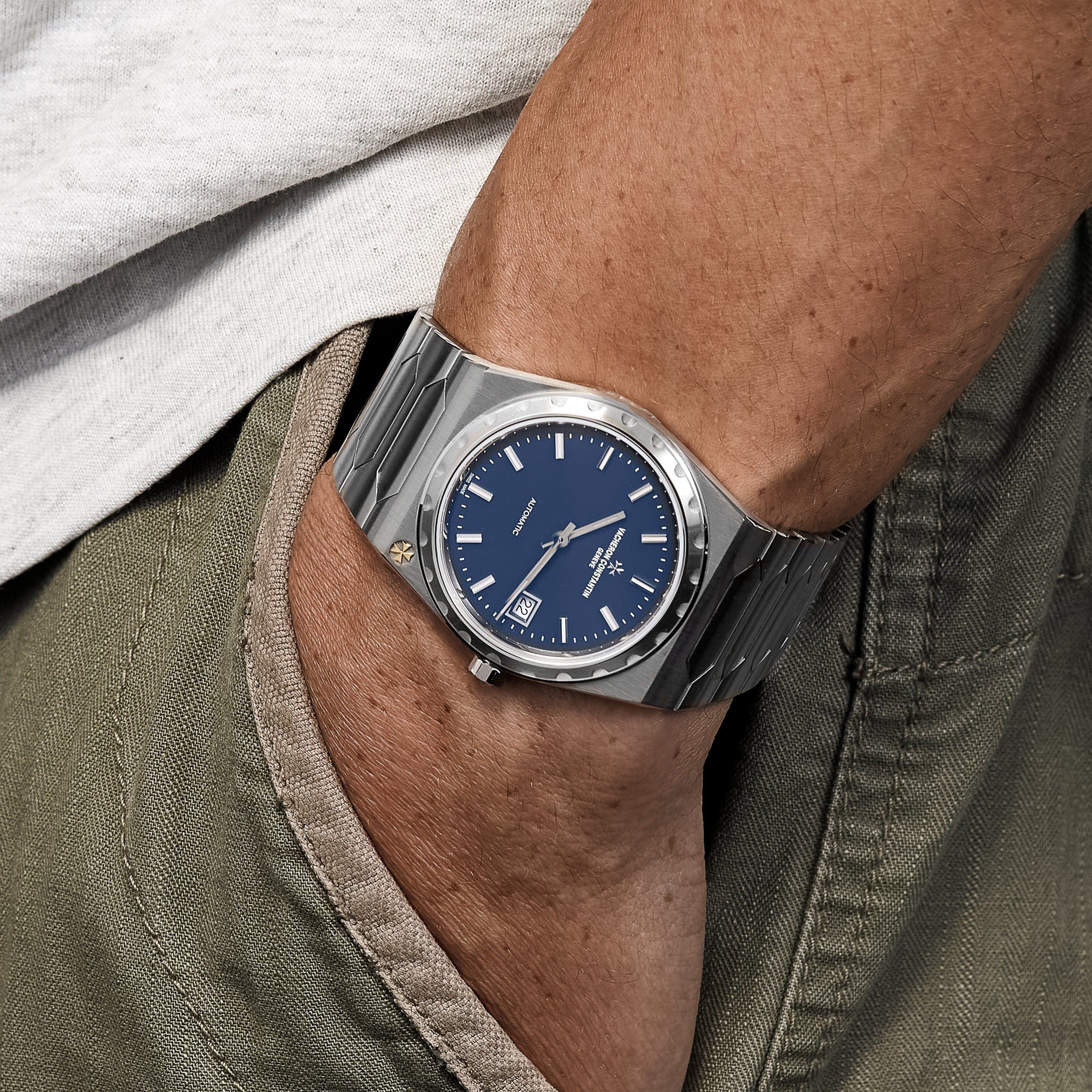 222A-B934 Stainless Steel Blue Dial (2025)