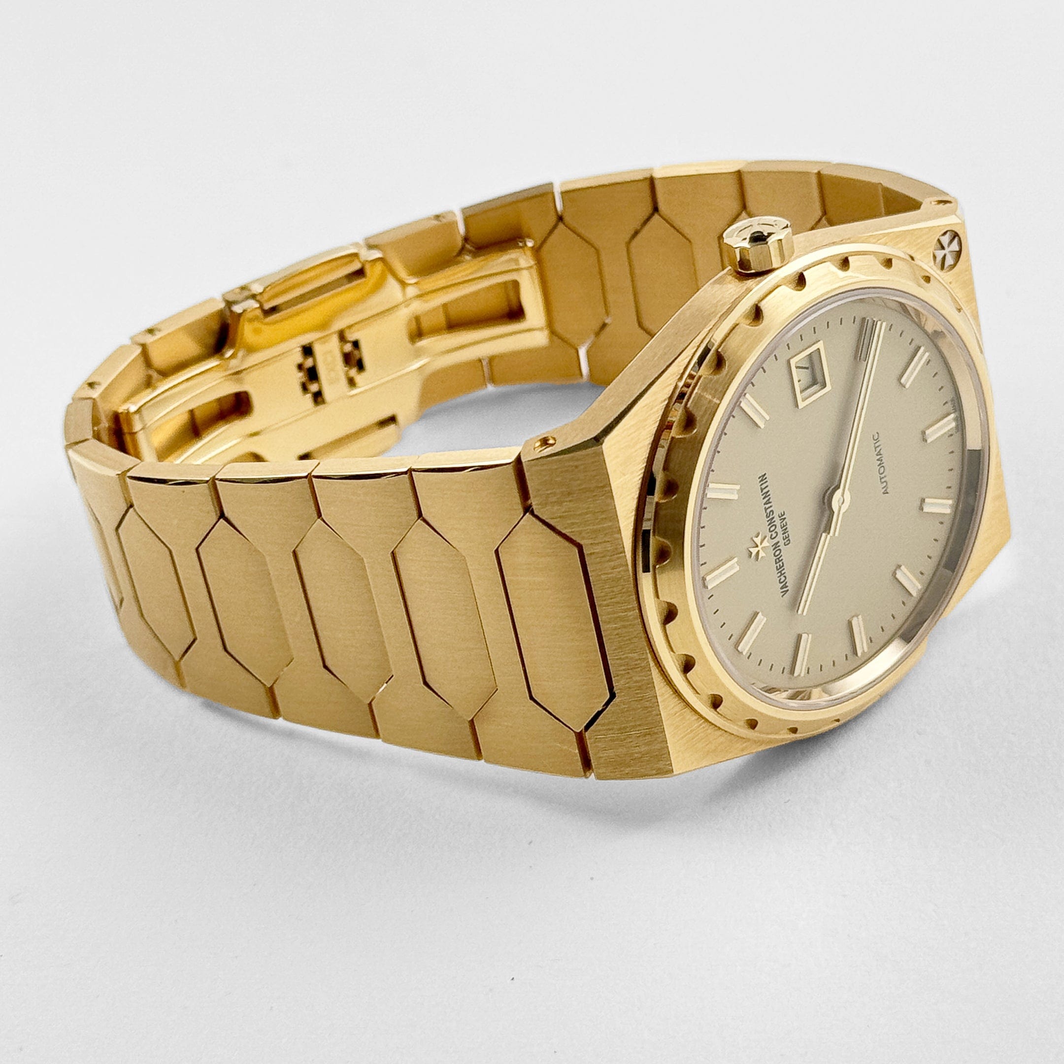 Vacheron Constantin Historiques '222' 4200H/222J-B935 Yellow Gold Champagne Dial (2023)