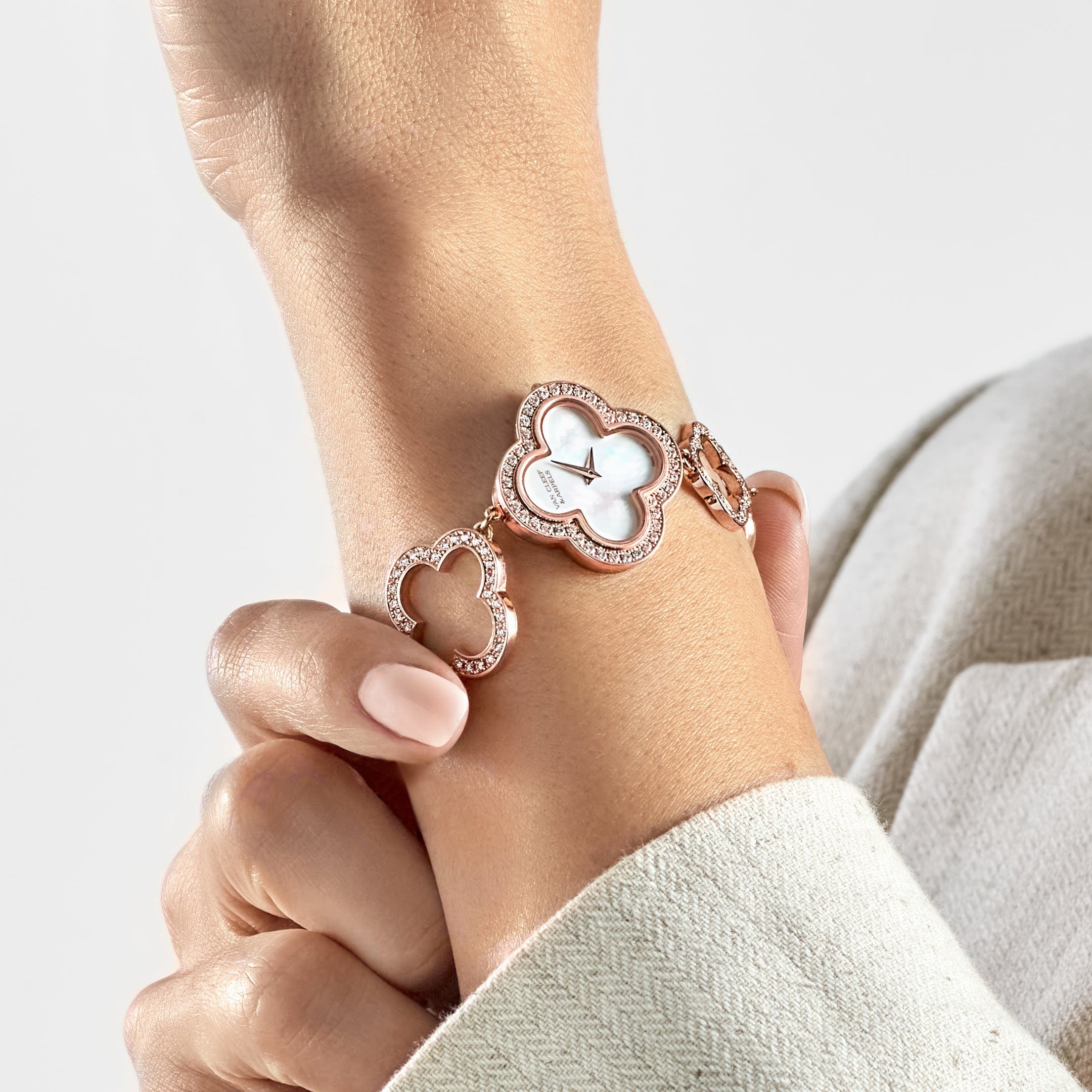 Van Cleef & Arpels Alhambra 2365149 'Ladies' Vintage Rose Gold White Mother of Pearl Dial Quartz Watch