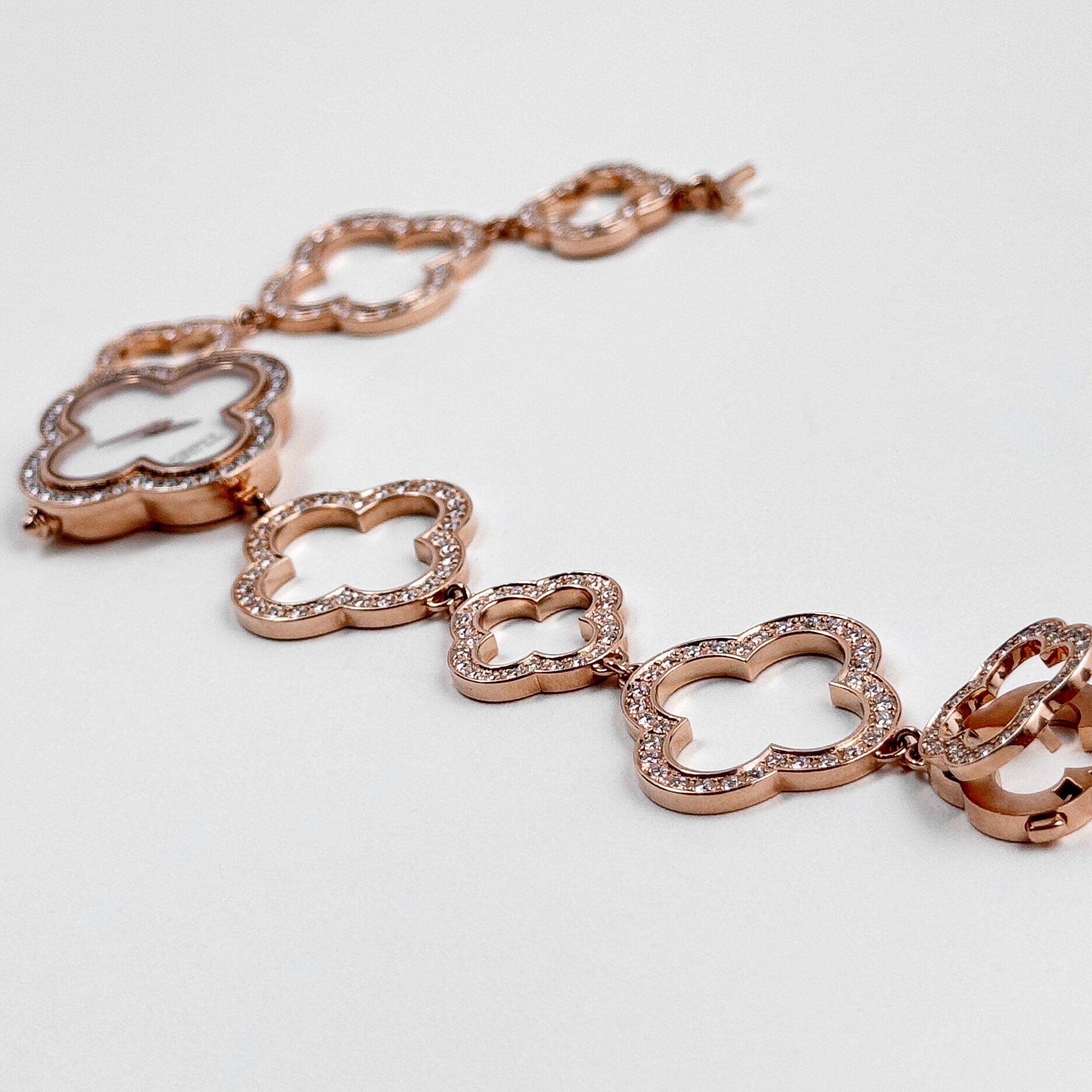 Van Cleef & Arpels Alhambra 2365149 'Ladies' Vintage Rose Gold White Mother of Pearl Dial Quartz Watch