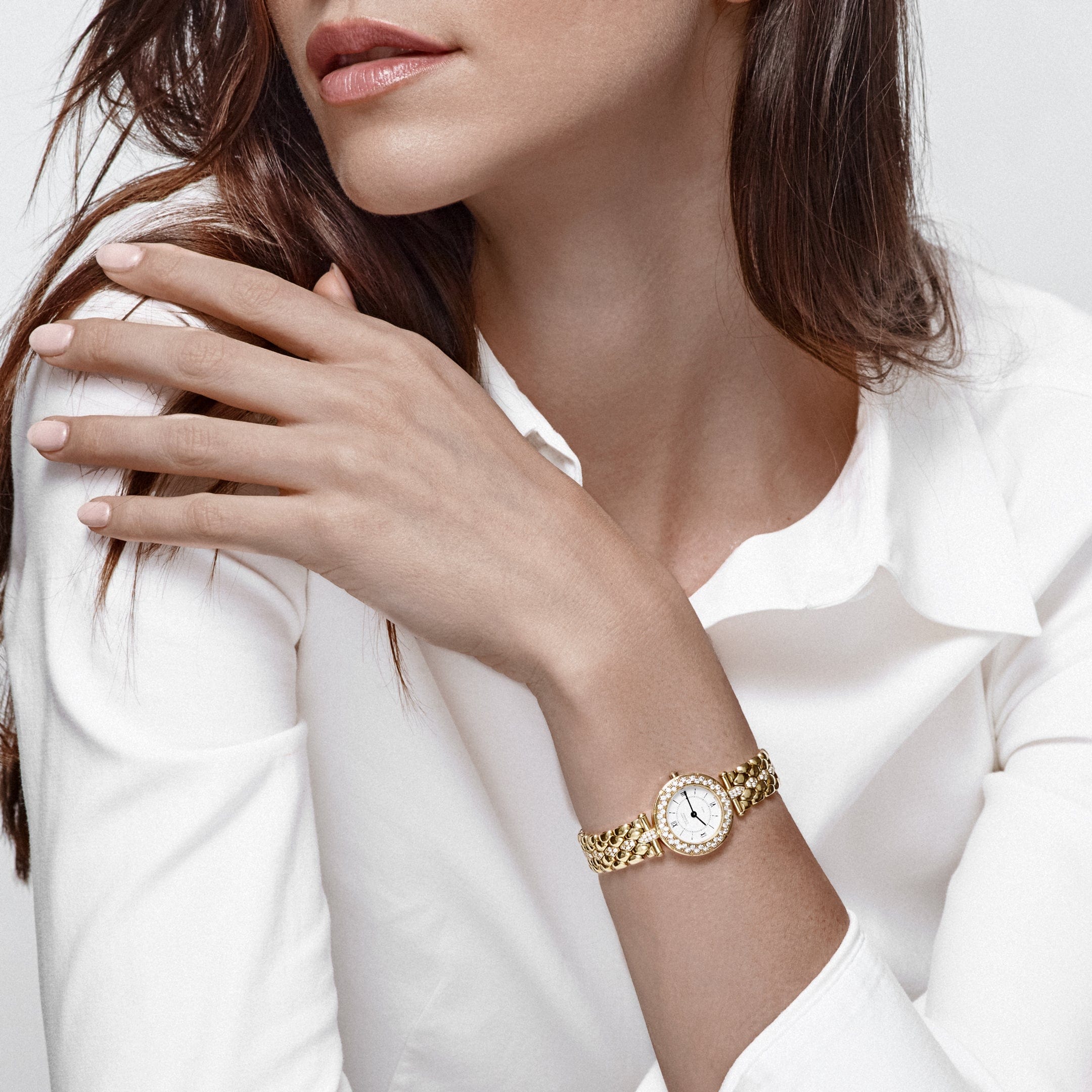van-cleef-arpels-classique-13607b2-yellow-gold-white-dial-diamonds-quartz-van-cleef-arpels-1202715779.jpg
