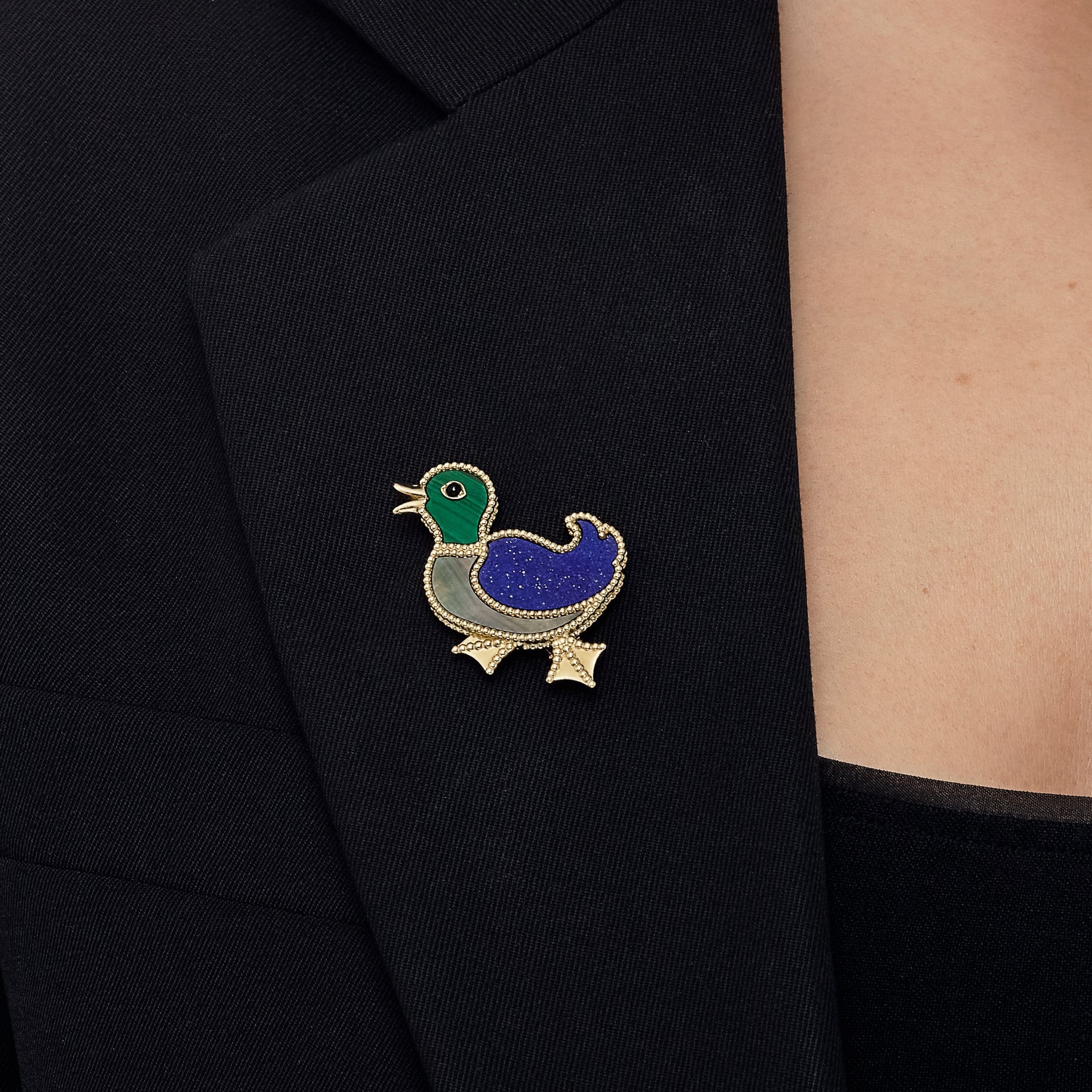 van-cleef-arpels-lucky-animals-collection-duck-brooch-van-cleef-arpels-1160927649.jpg