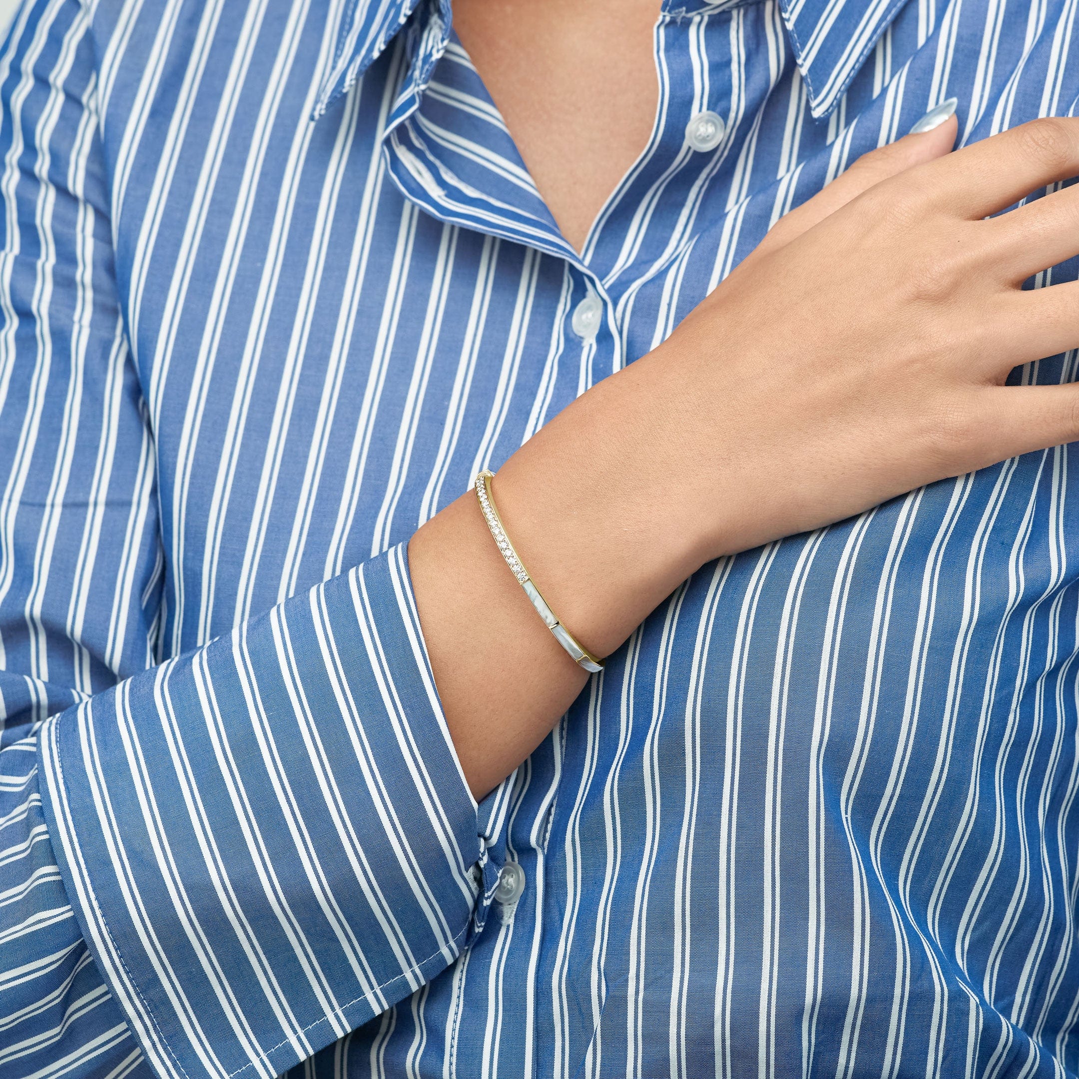 yellow-gold-mother-of-pearl-diamond-bangle-jewels-aficionado-1191884874.jpg